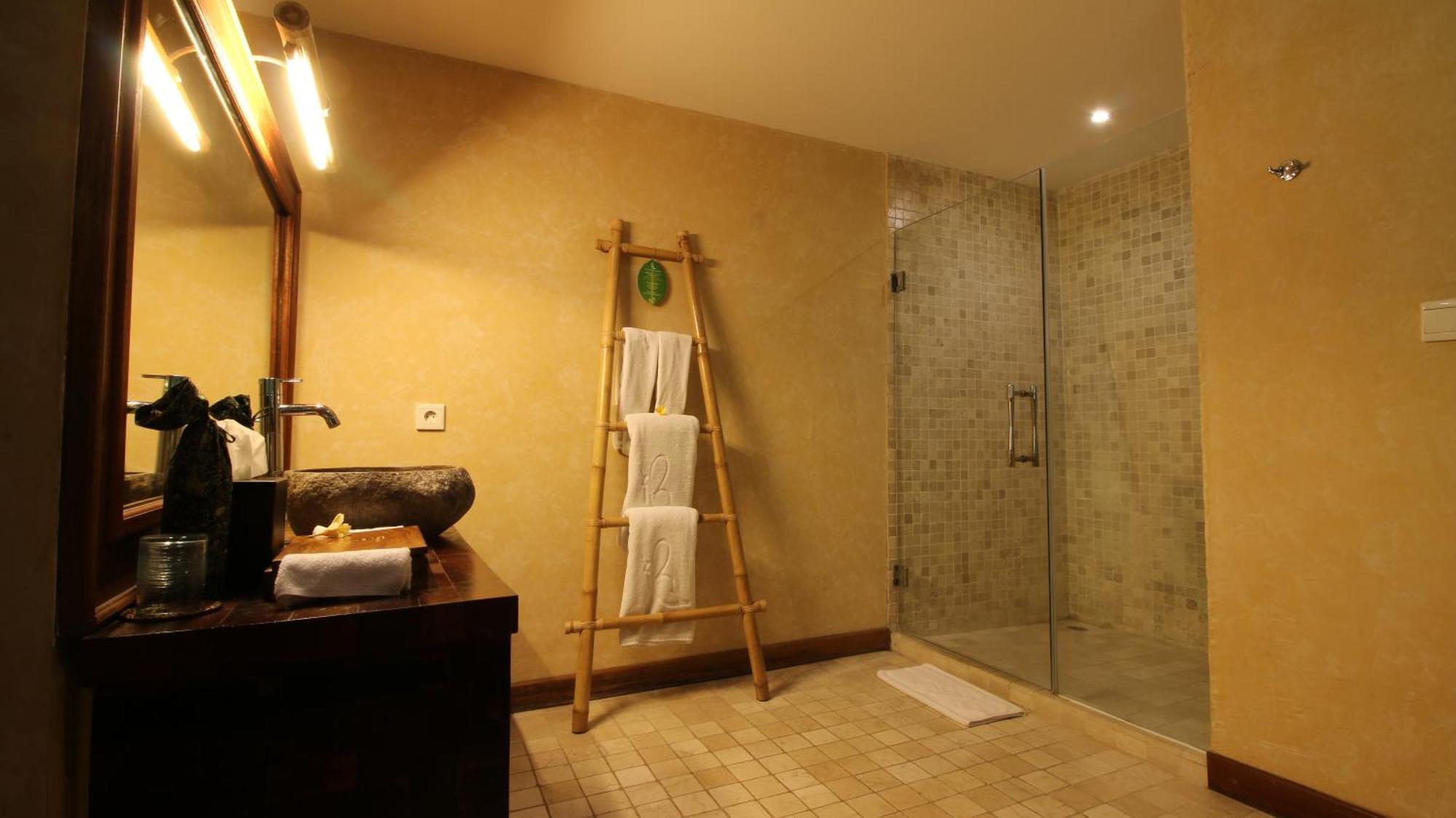 Kupu Kupu Barong Villas&tree By L’occitane Resor 5*