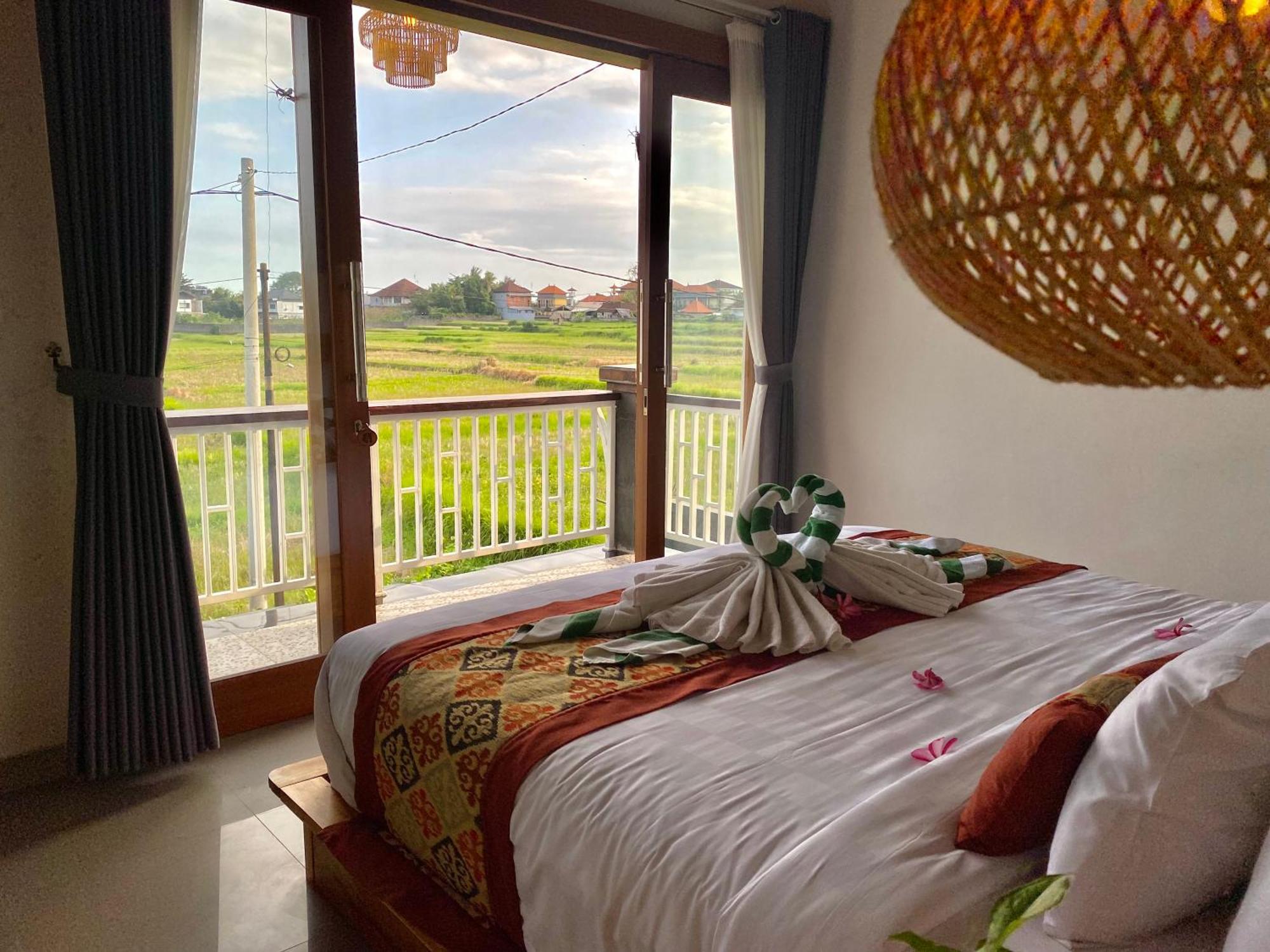 Uma Rumah tetamu 2*