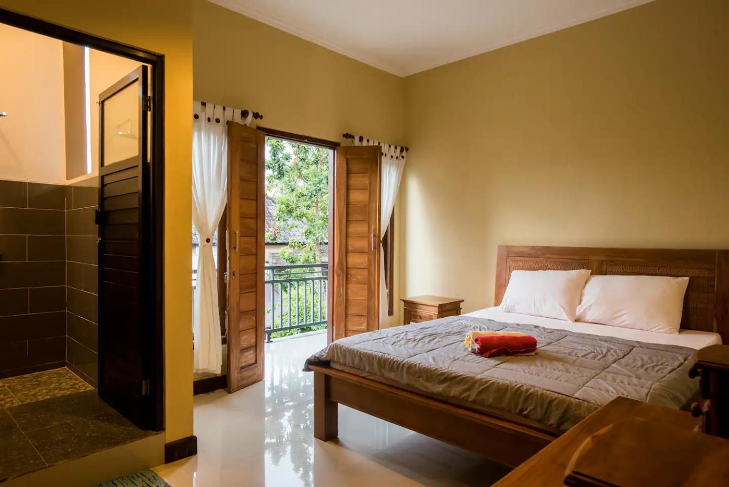 3bdr Compact Budget House - A Big And Light One Ubud (Bali)
