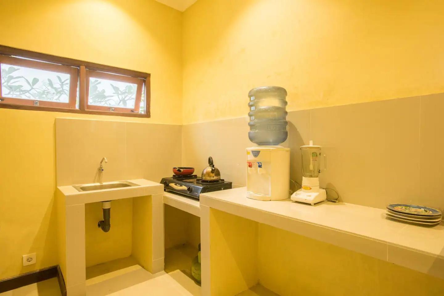 3bdr Compact Budget House - A Big And Light One * Ubud (Bali)