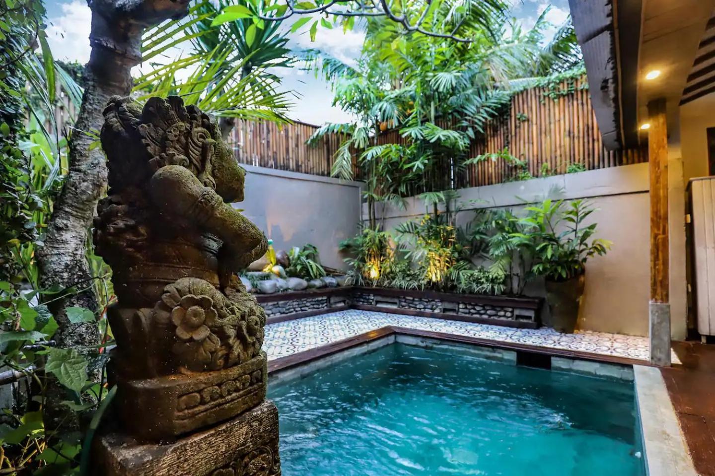 Nicely-decorated Compact With Plunge Pool *