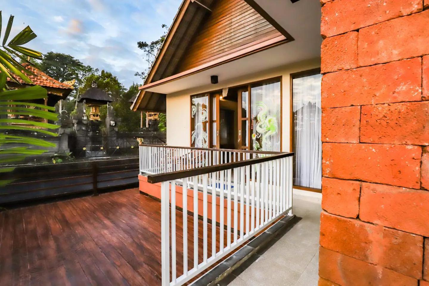 Compact Magic 2-floor 4bdr House With Yoga Terrace Ubud (Bali)