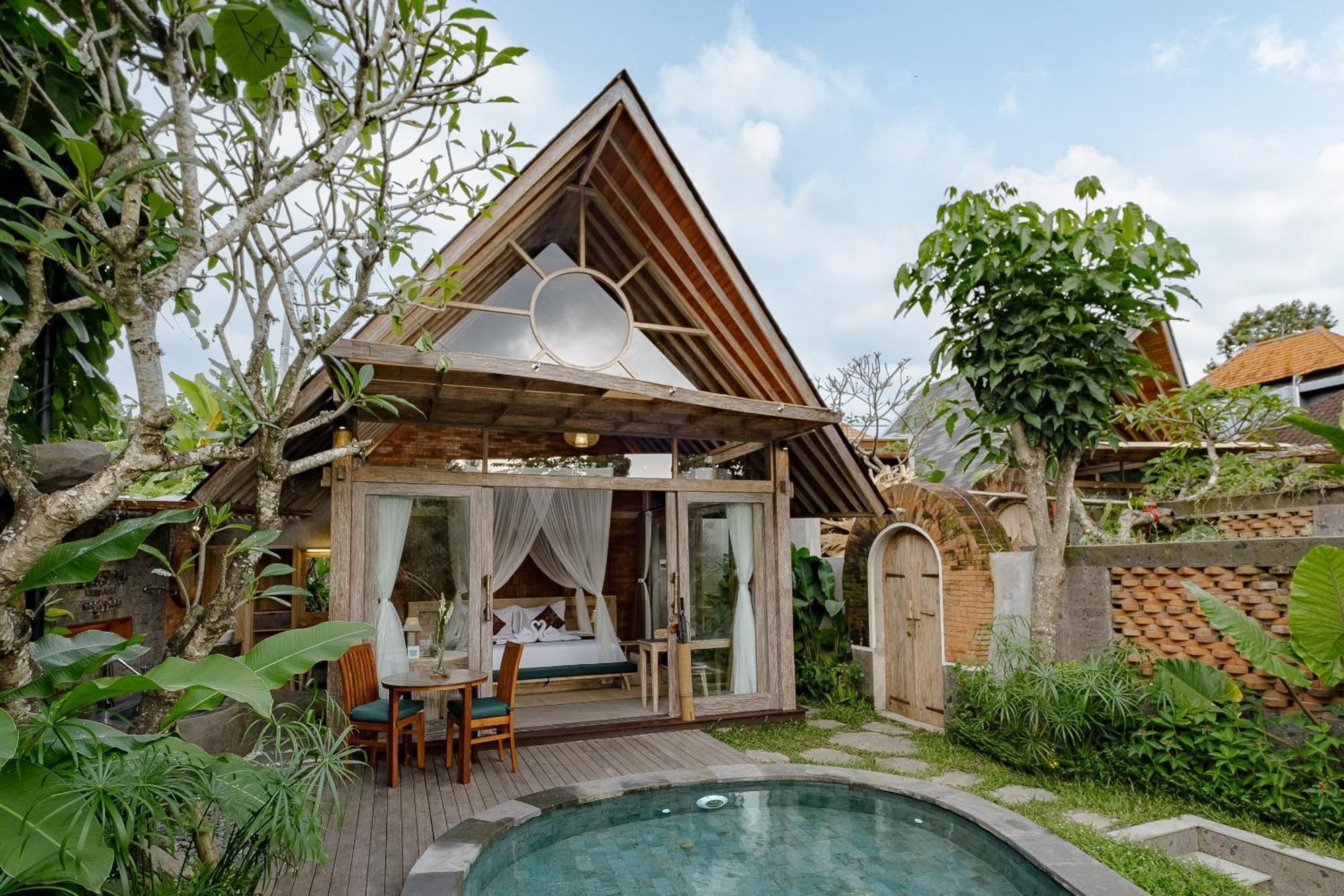 Villa Agastya *