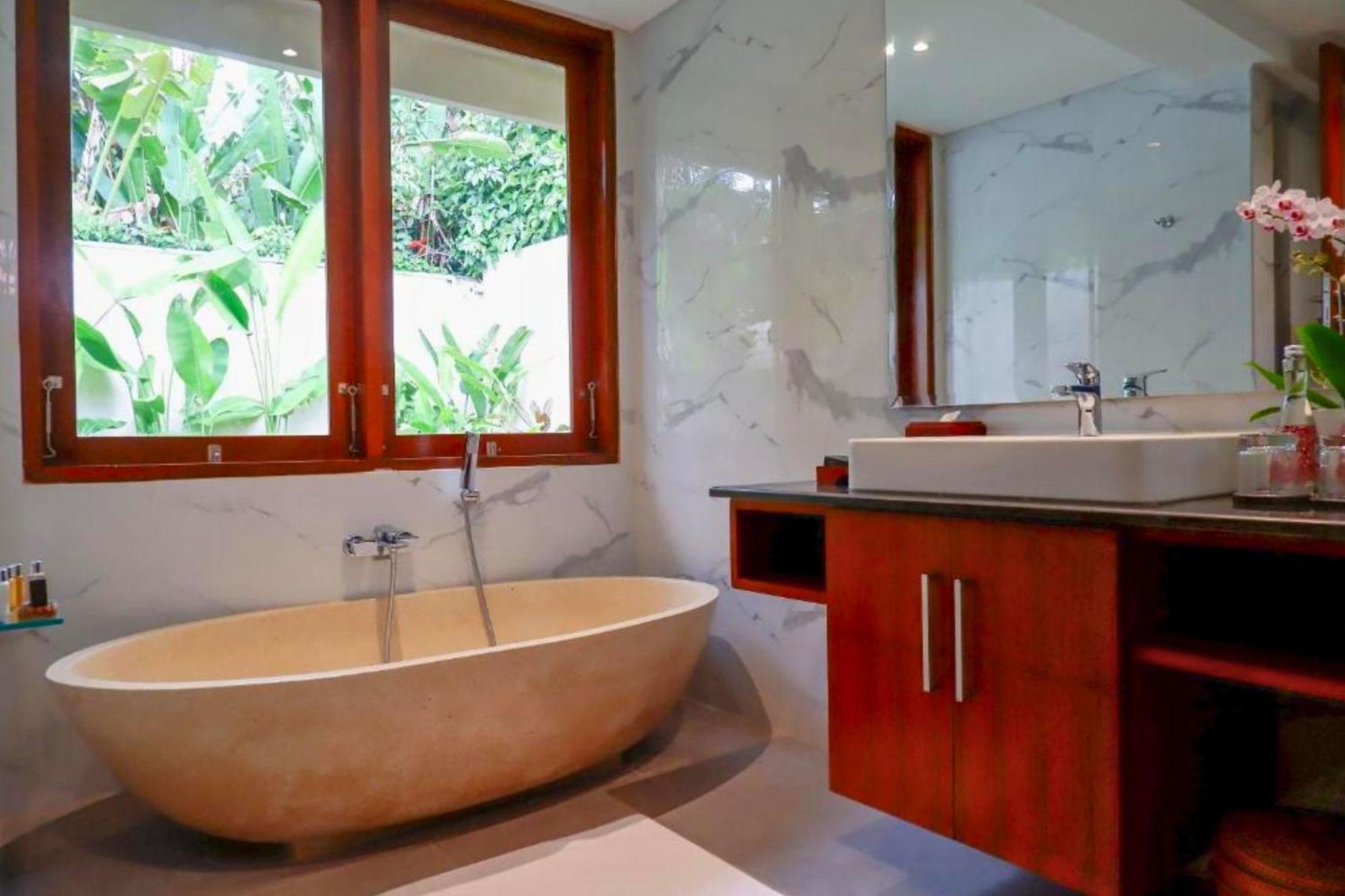 Alankara 1 Bedroom Superior Balinese Style Zn85 Apartment *