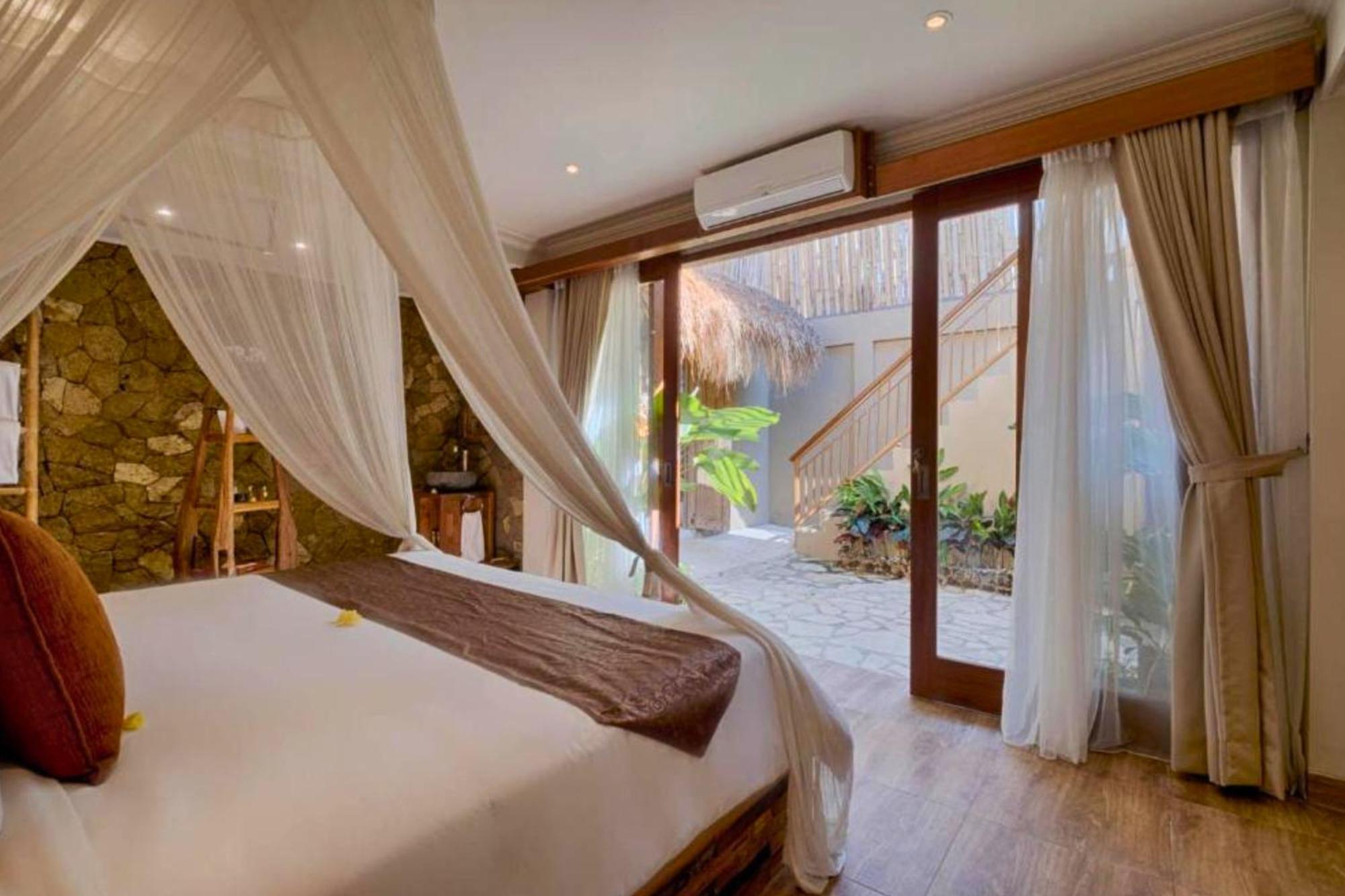 Ranjana 4 Bedroom Private Pool Zn82 *