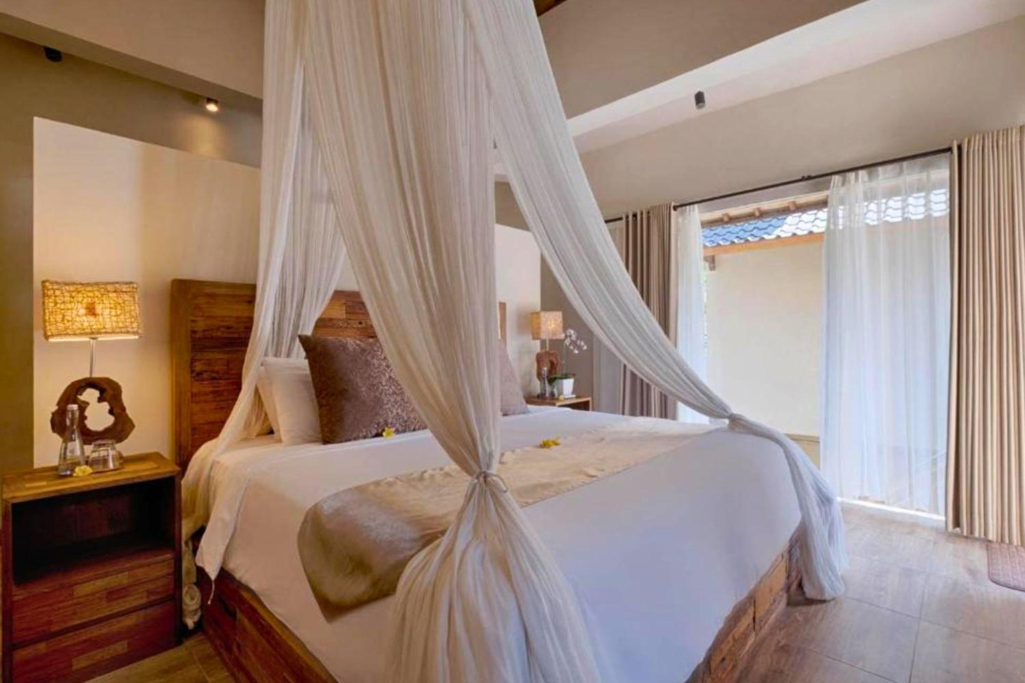 Ranjana 4 Bedroom Private Pool Zn82