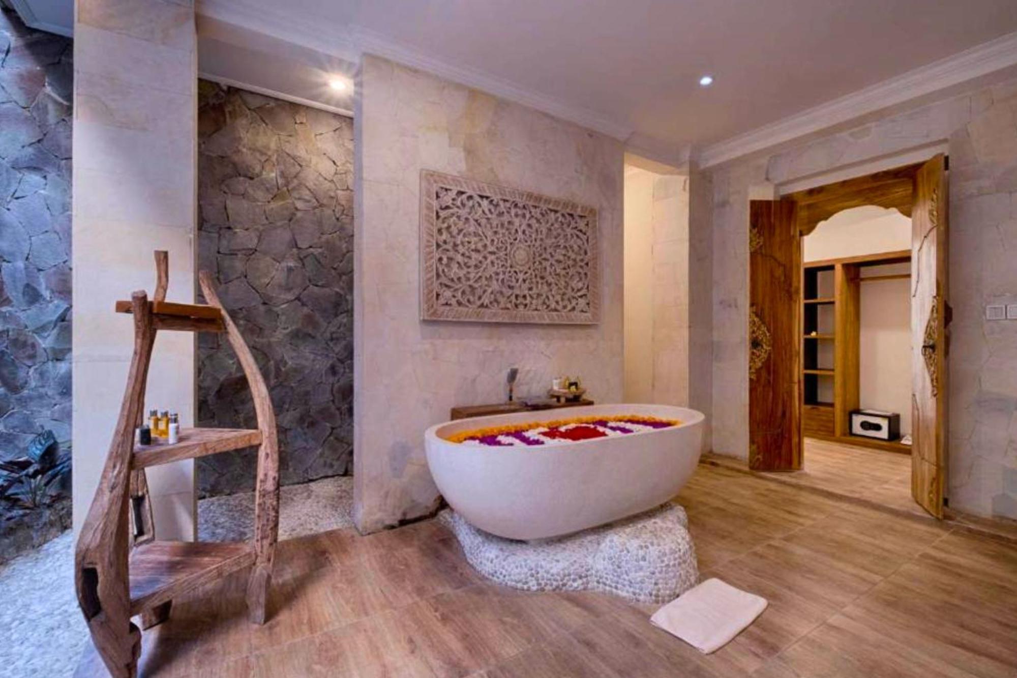 Asoka 4 Bedroom Private Pool Zn80