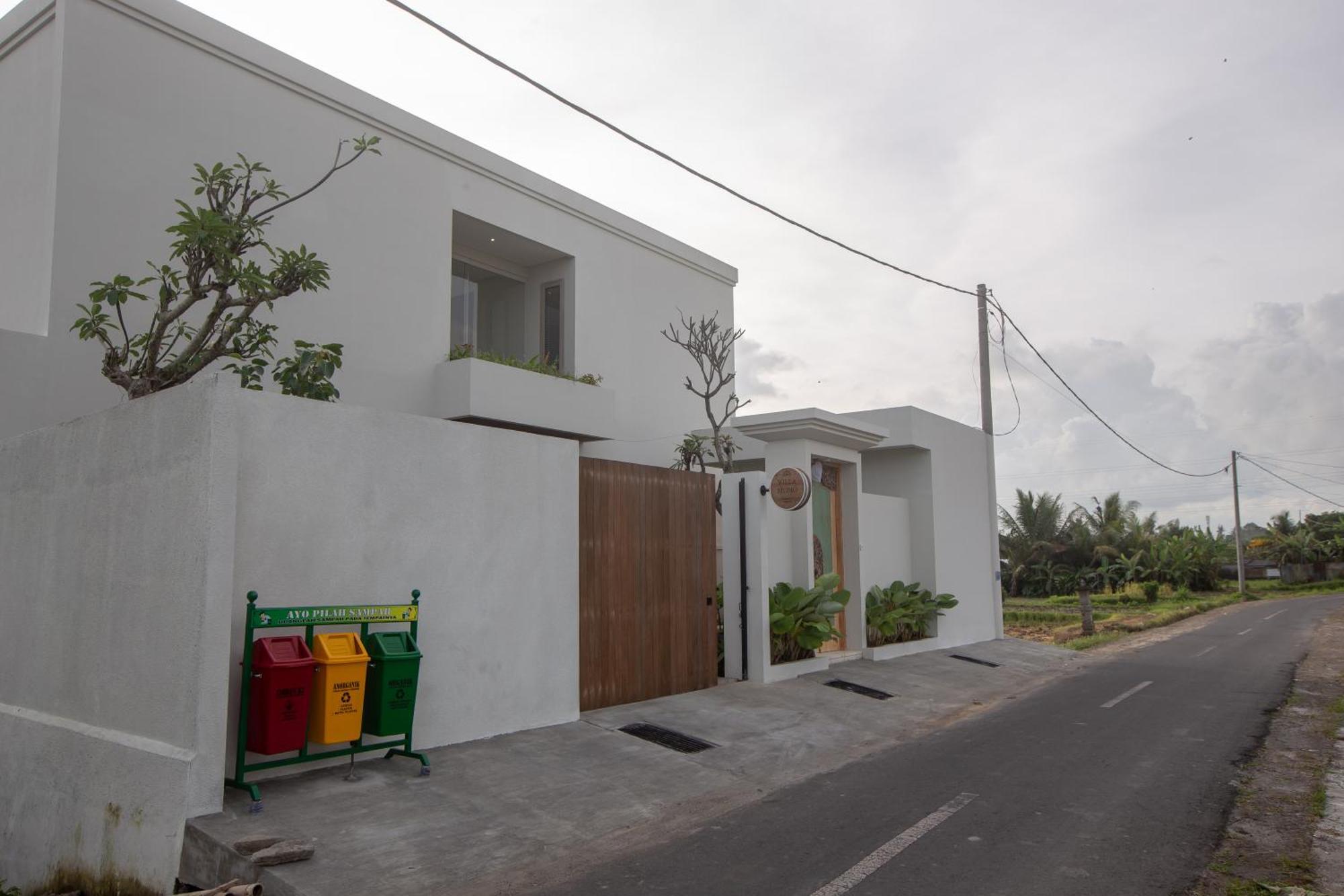 Momo Villa *