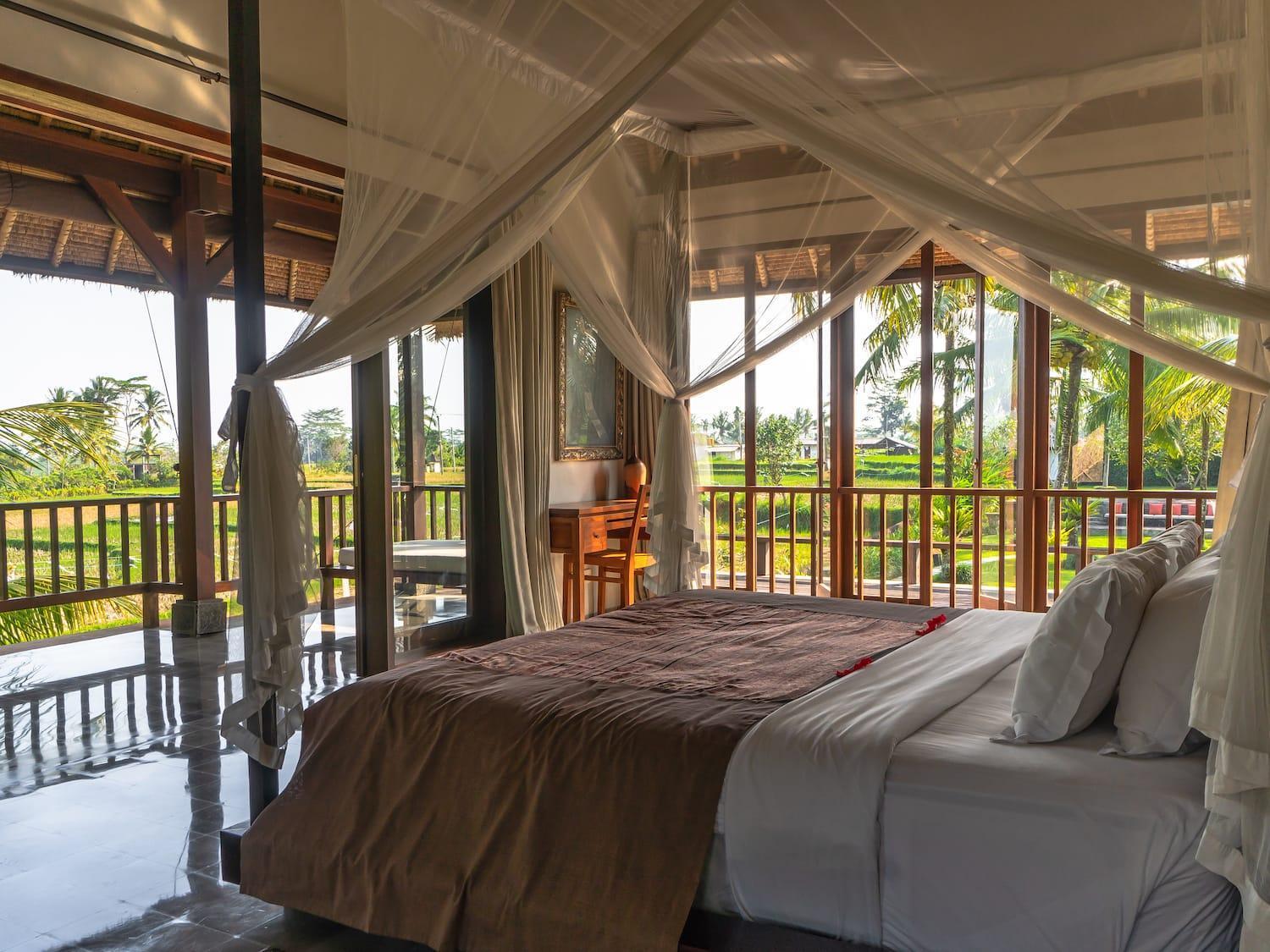 5 Bed Serenity In The Hills Of *