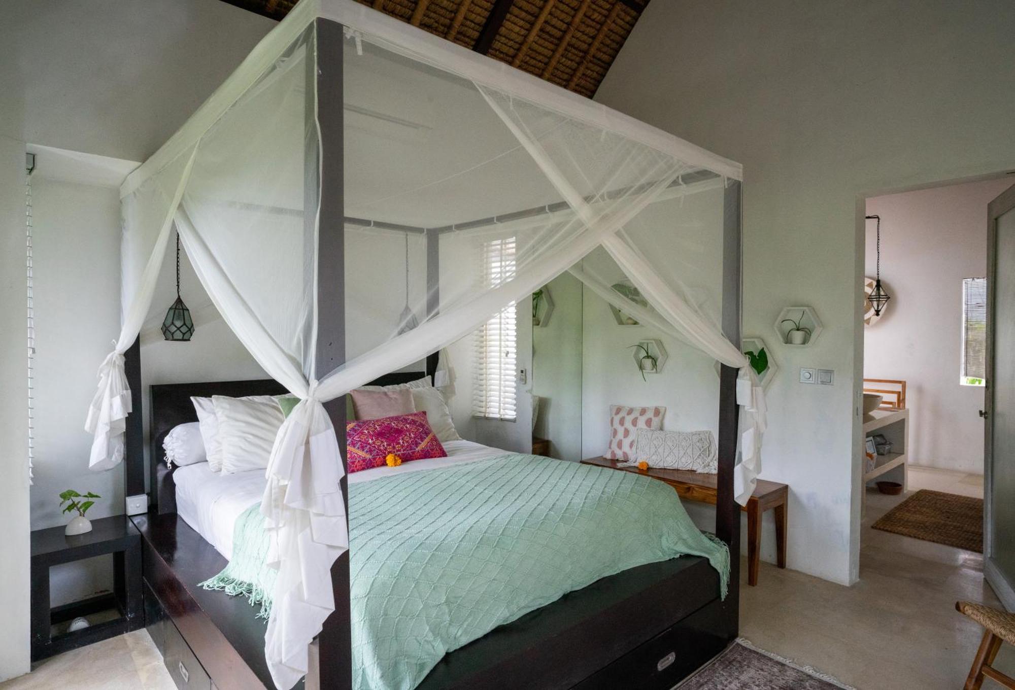 Villa Fall In With Rose Moon Ubud (Bali)