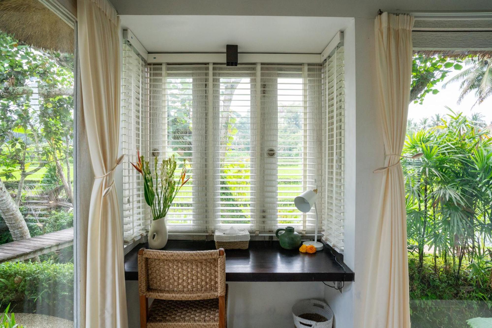 Fall In With Rose Moon Villa