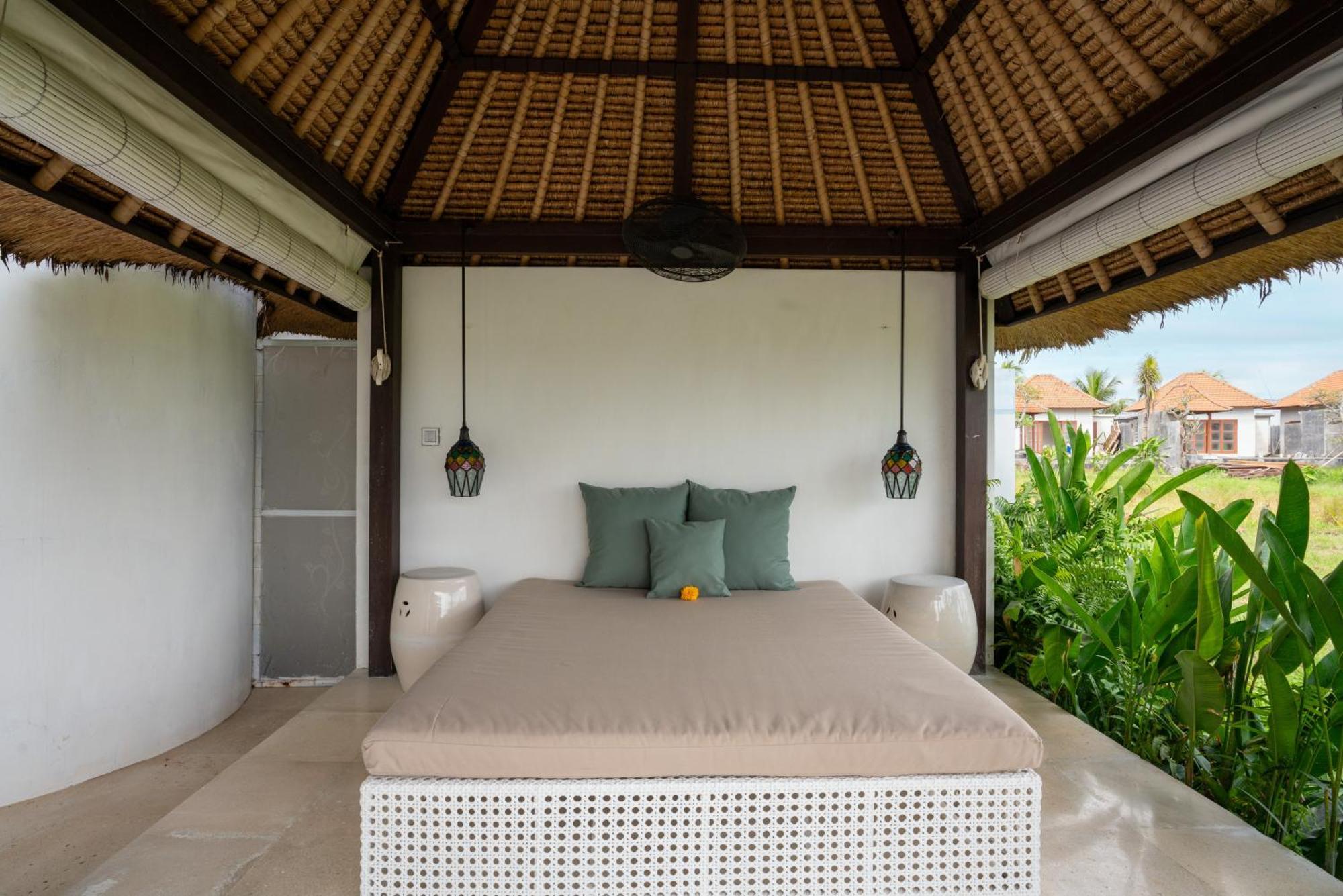 Fall In With Rose Moon Ubud (Bali)