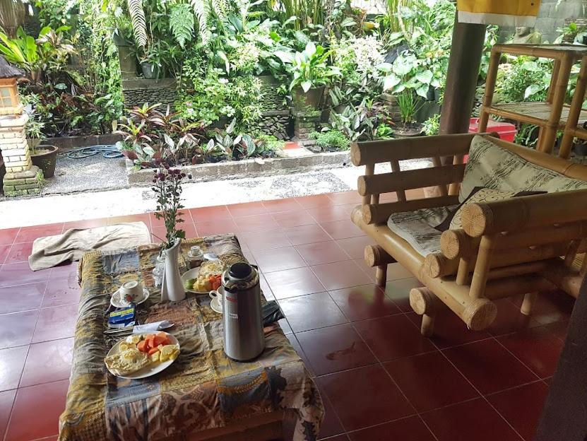 1bd In Family Compound1, 15 Minute Walk To Yoga Barn Privatunterkunft Ubud