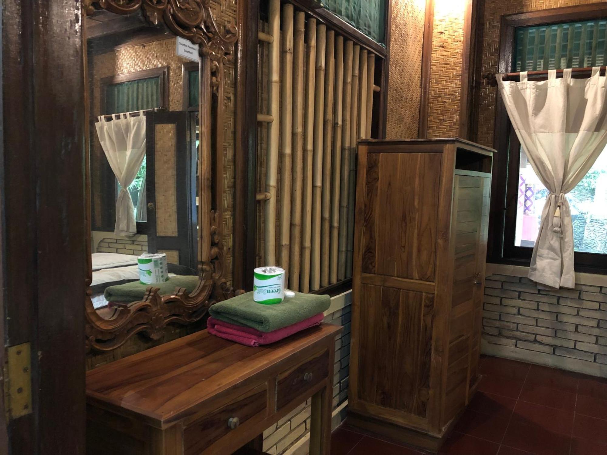 1bd In Family Compound1, 15 Minute Walk To Yoga Barn