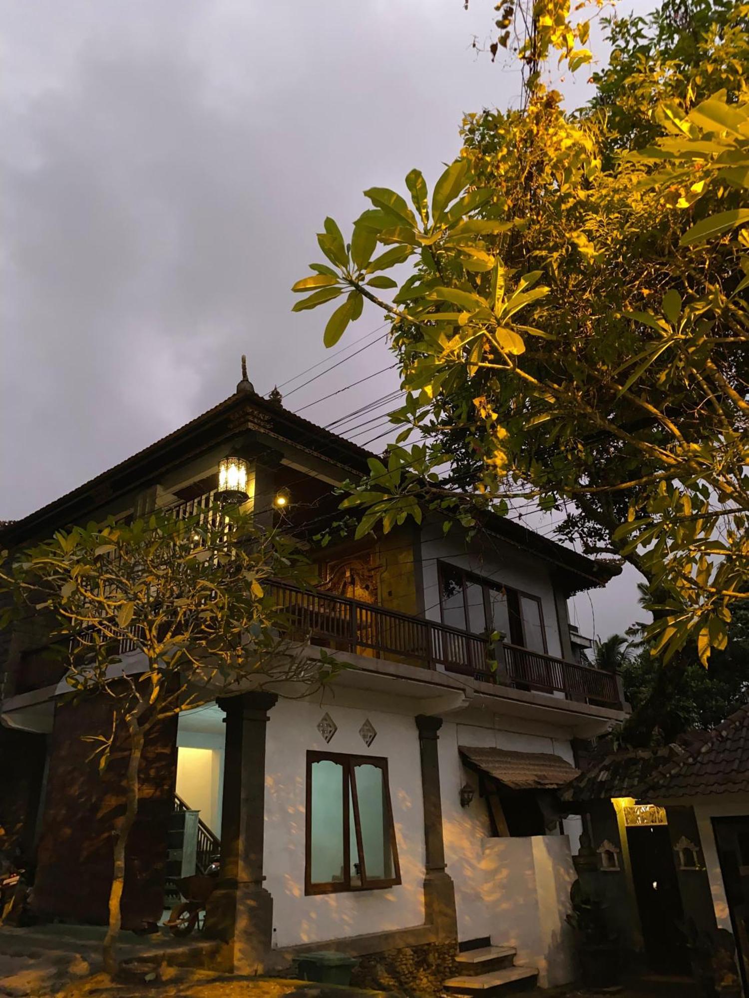 Apartment Umah Tita *