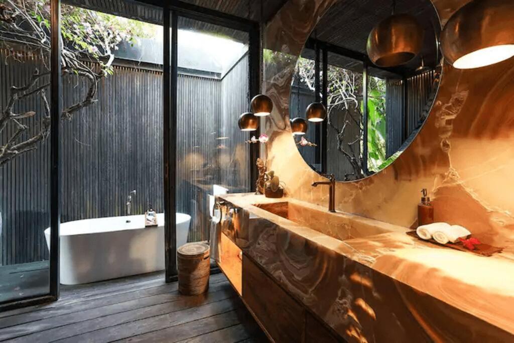 Villa Dwa Chandra Full-service Luxury 4br & River