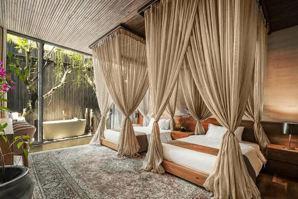 Dwa Chandra Full-service Luxury 4br & River Ubud (Bali)