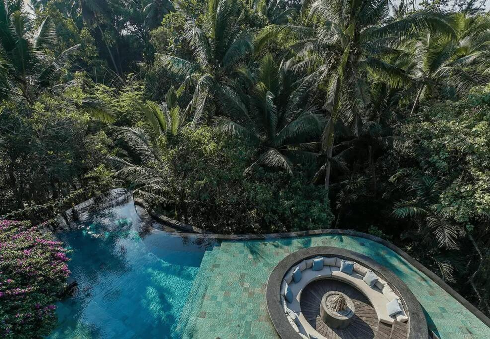 Dwa Chandra Full-service Luxury 4br & River Villa