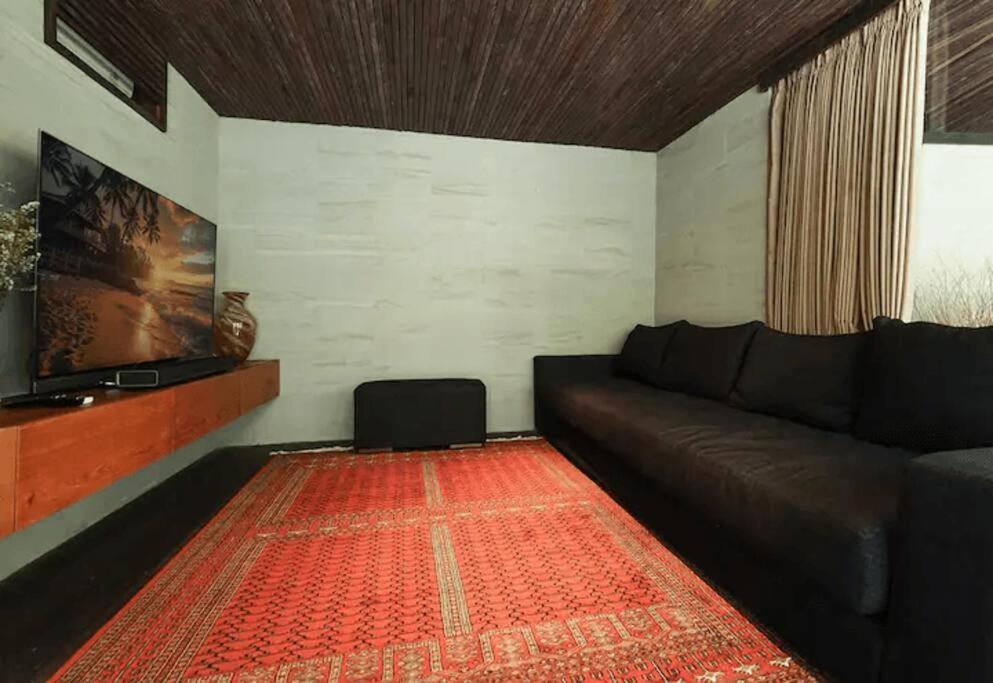 Dwa Chandra Full-service Luxury 4br & River Villa *