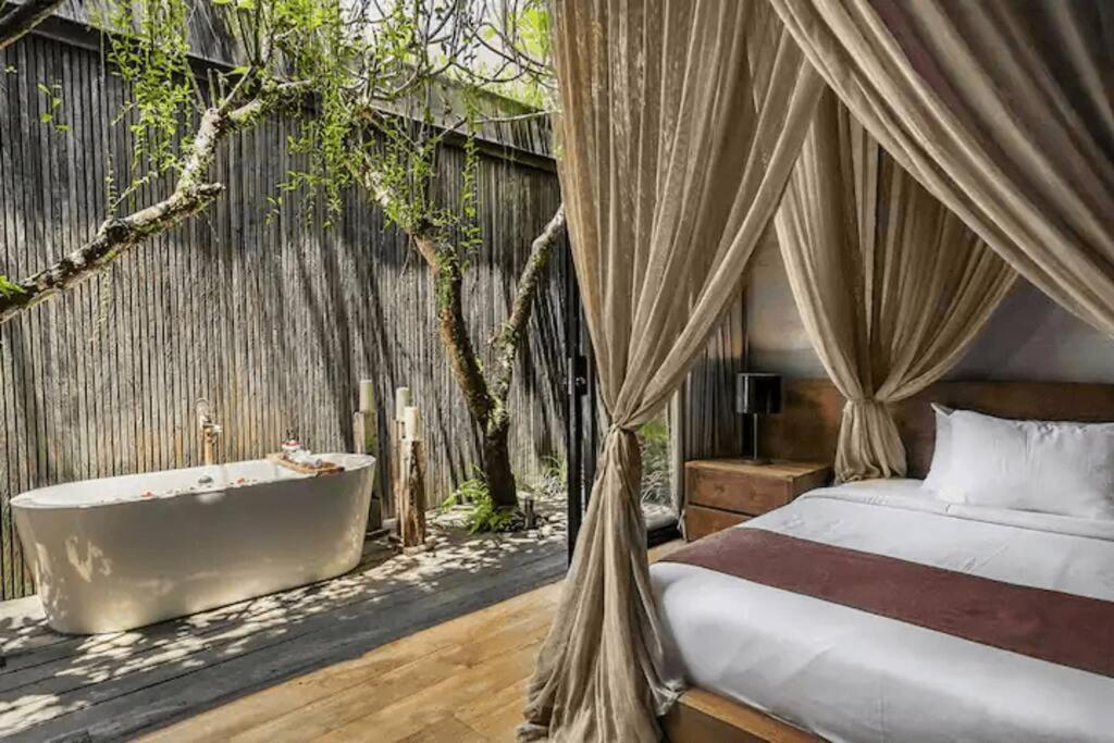 Dwa Chandra Full-service Luxury 4br & River Villa Ubud (Bali)