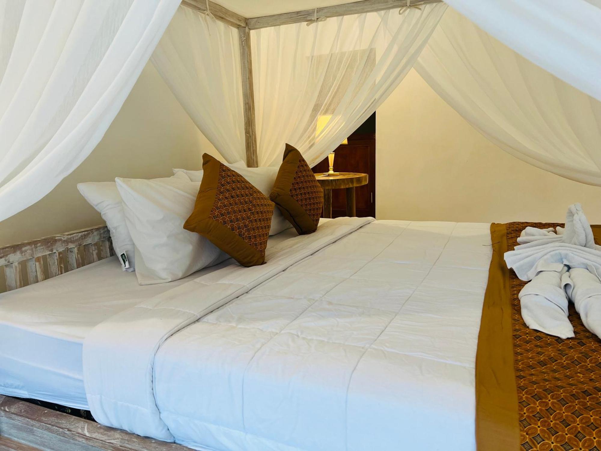 Dira House Villa *