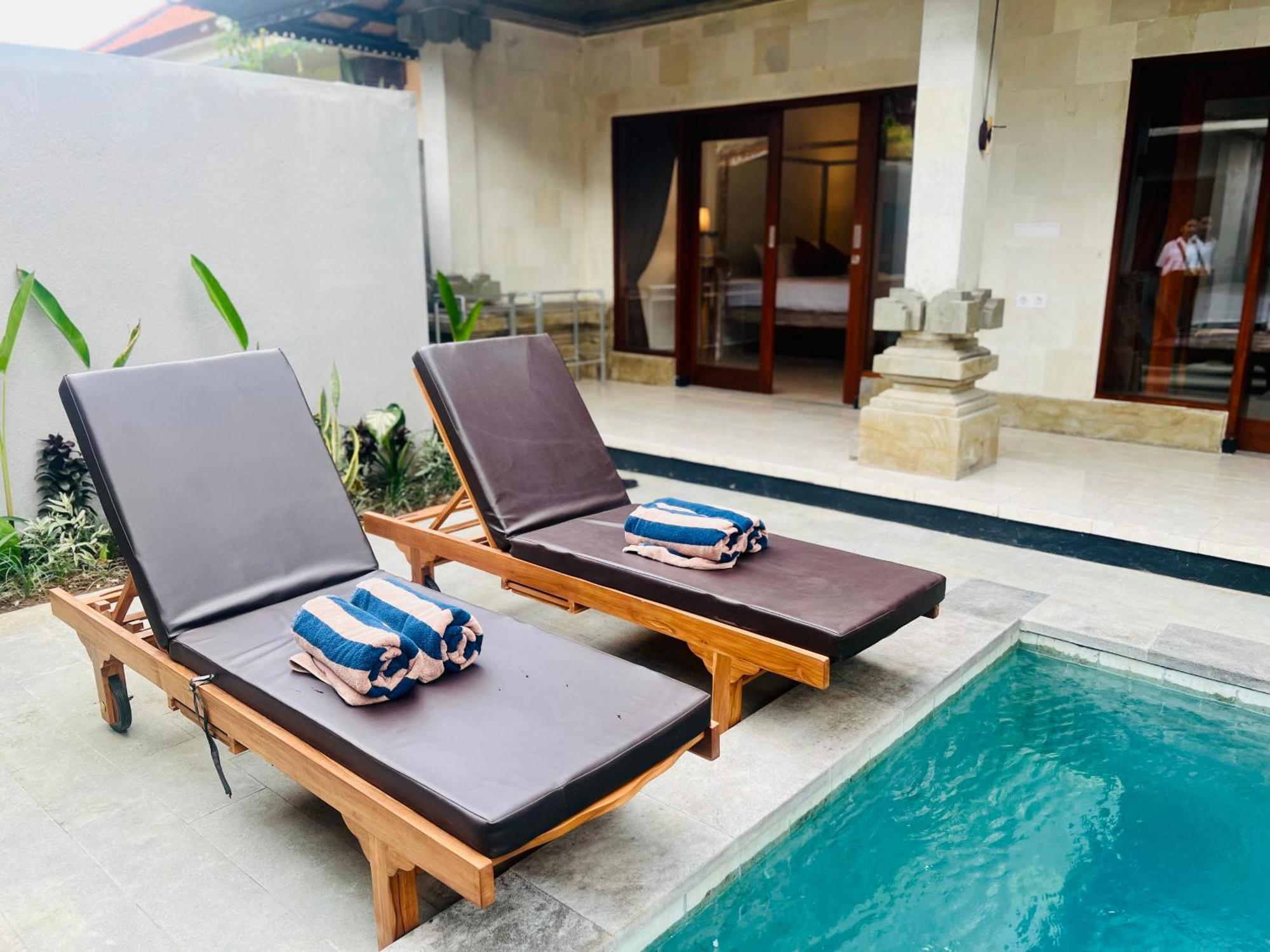 Dira House Villa *
