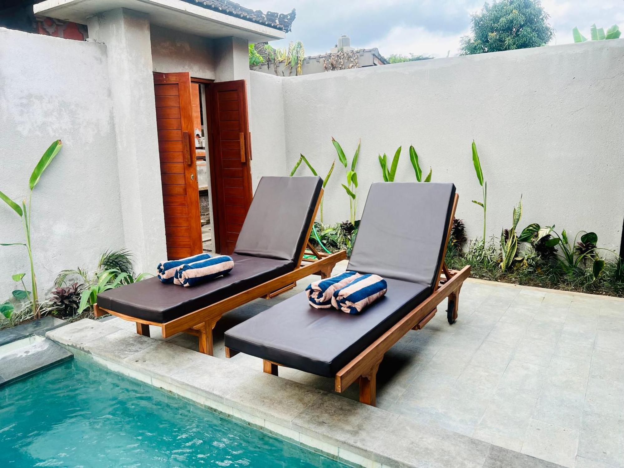 Villa Dira House *