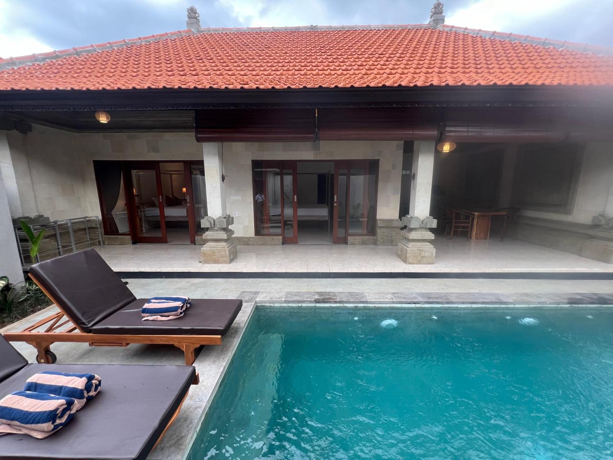 Dira House