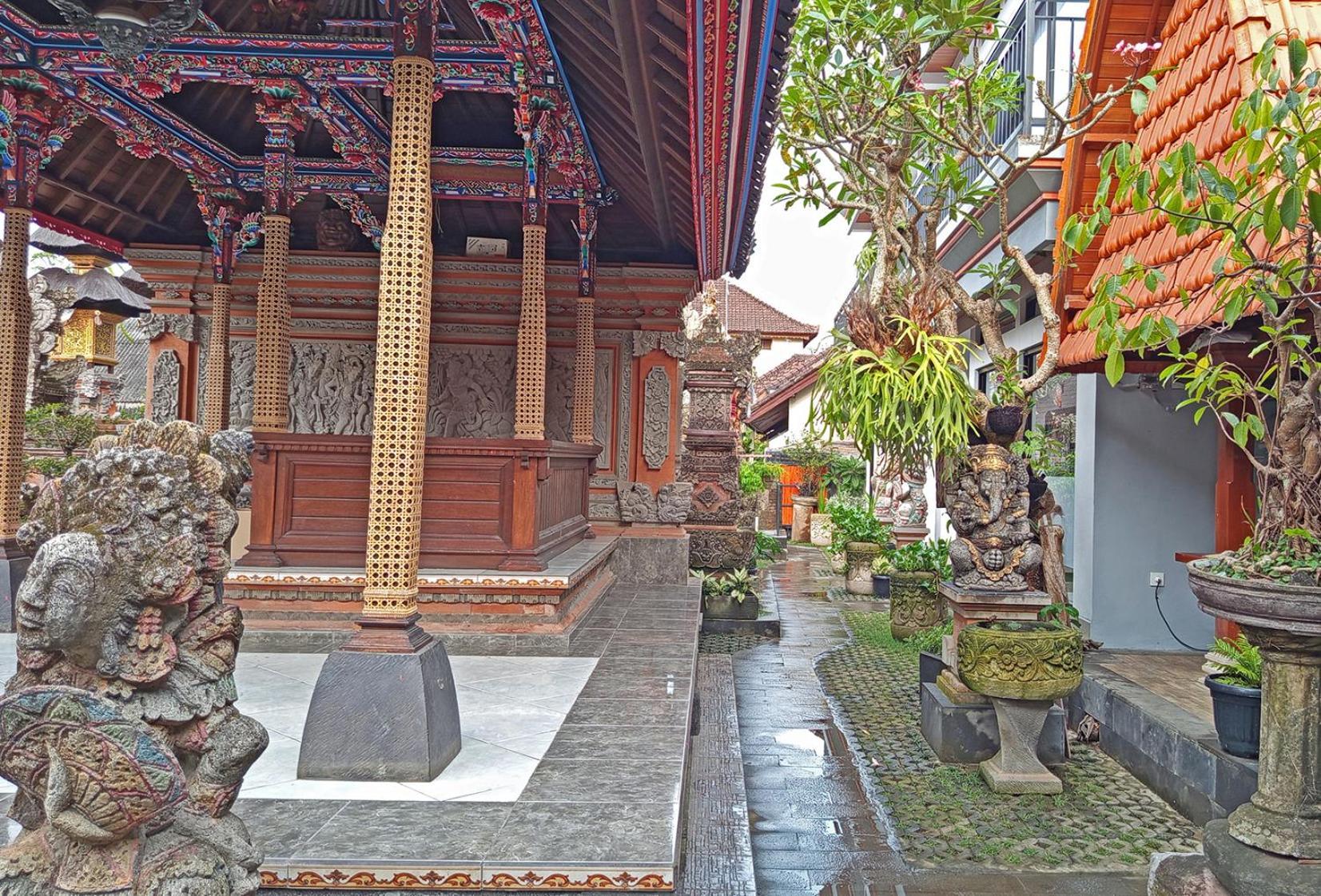 Mahaguna