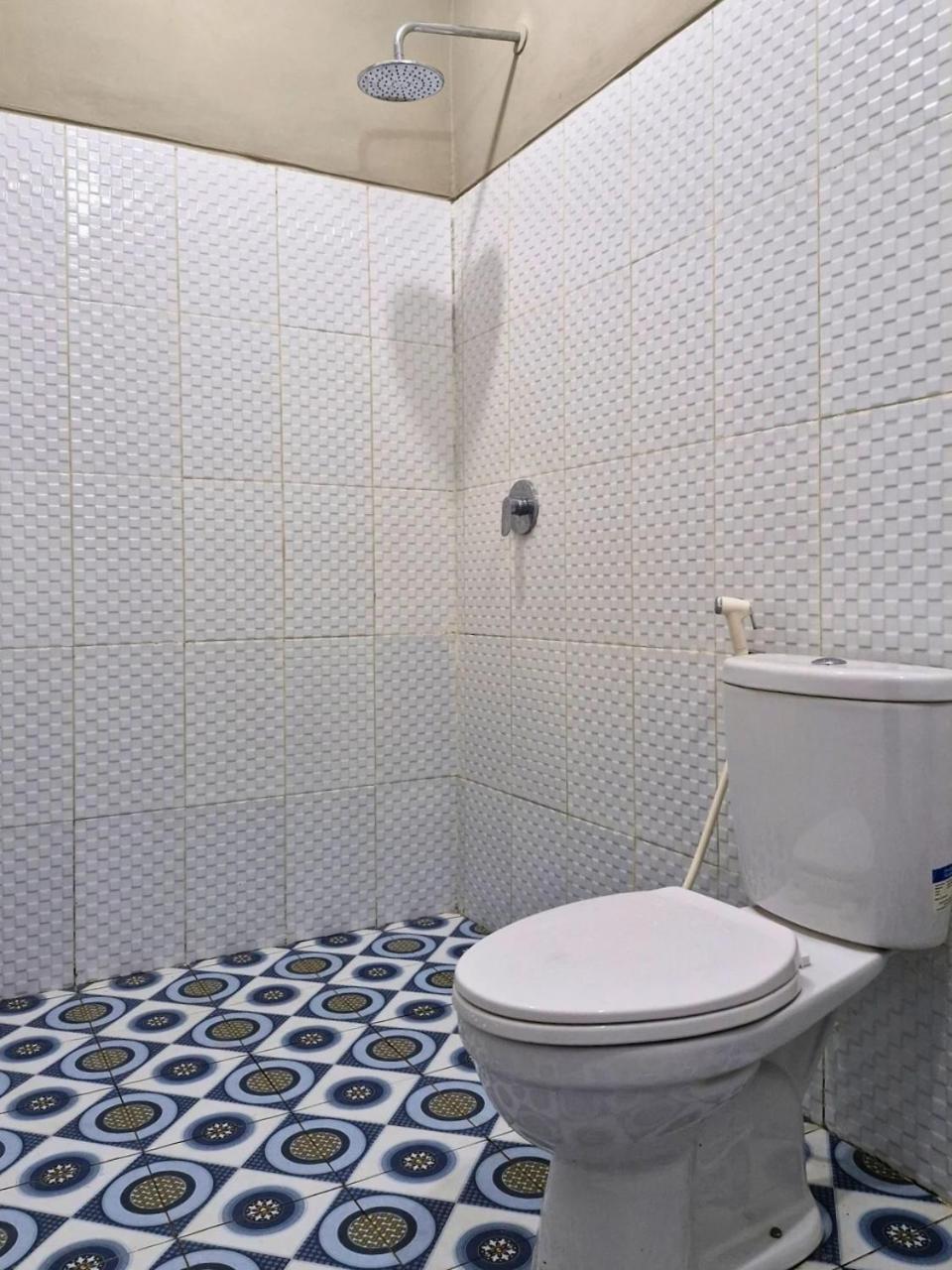 Hostel Tude