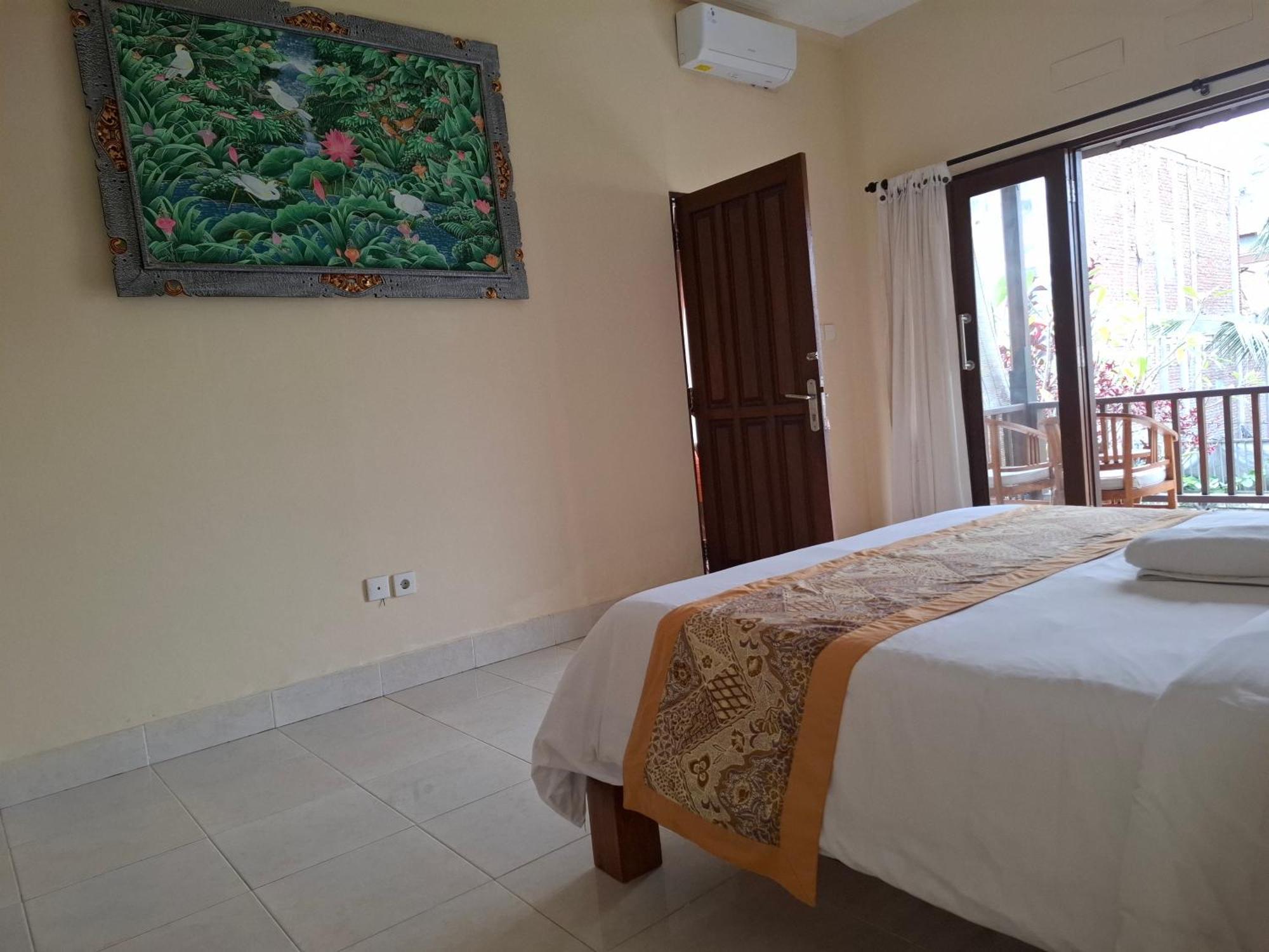 Guest house Evan House With Kitchens And Private Balconies