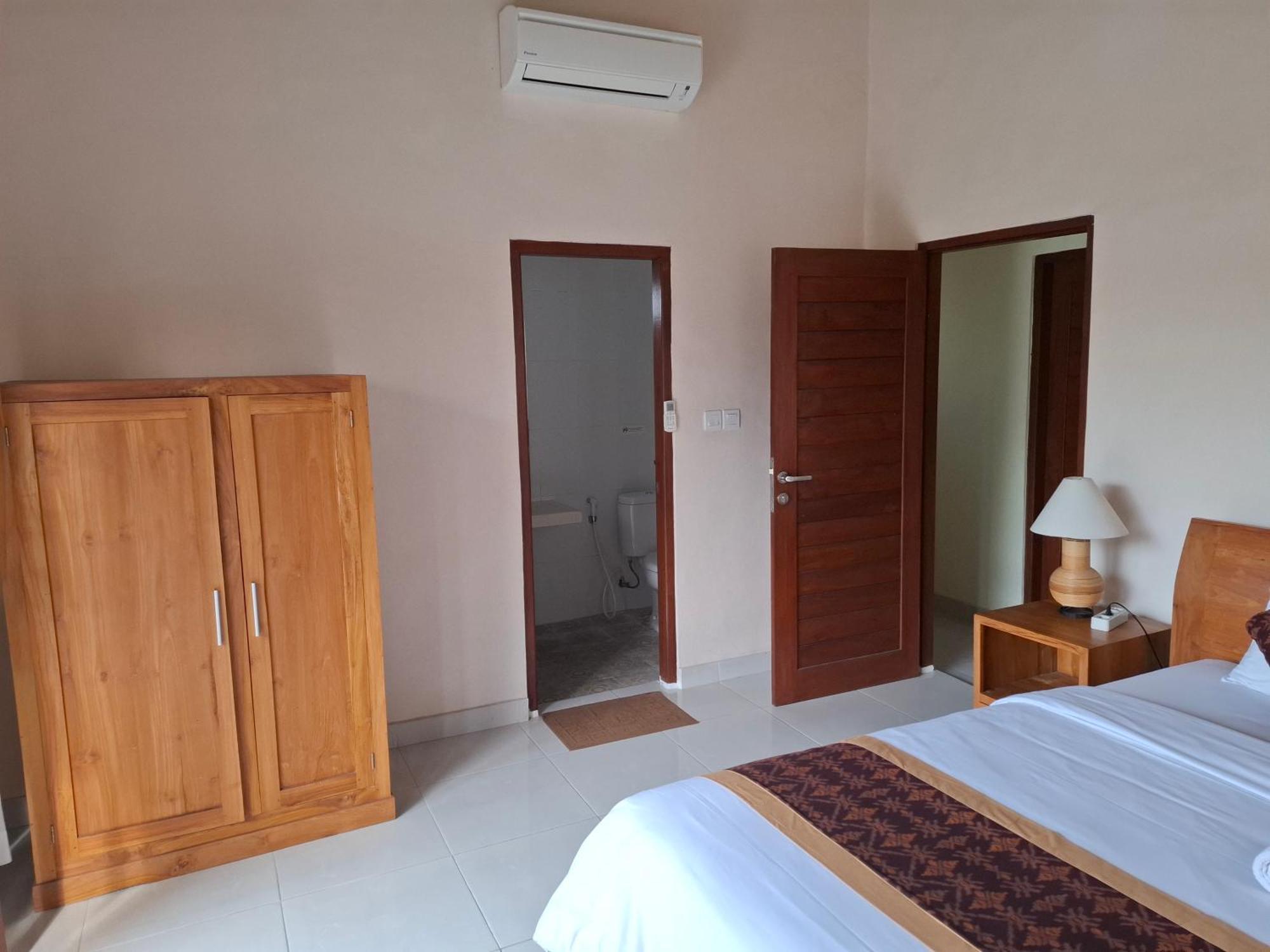 Guest house Evan House With Kitchens And Private Balconies *