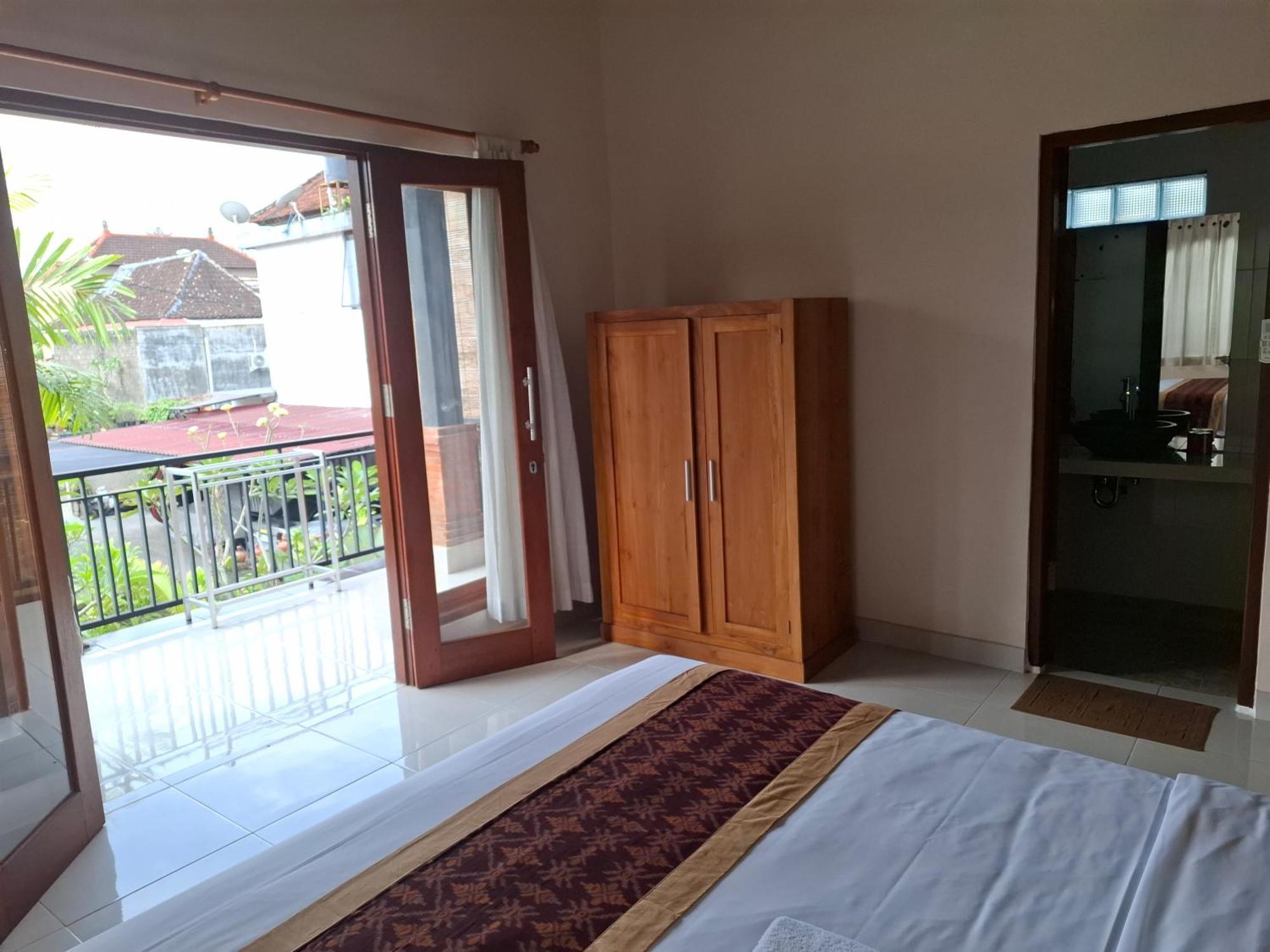 Evan House With Kitchens And Private Balconies Ubud (Bali)