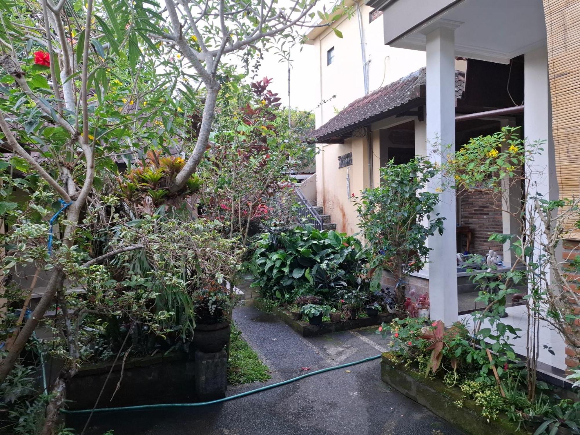 Guest house Evan House With Kitchens And Private Balconies *