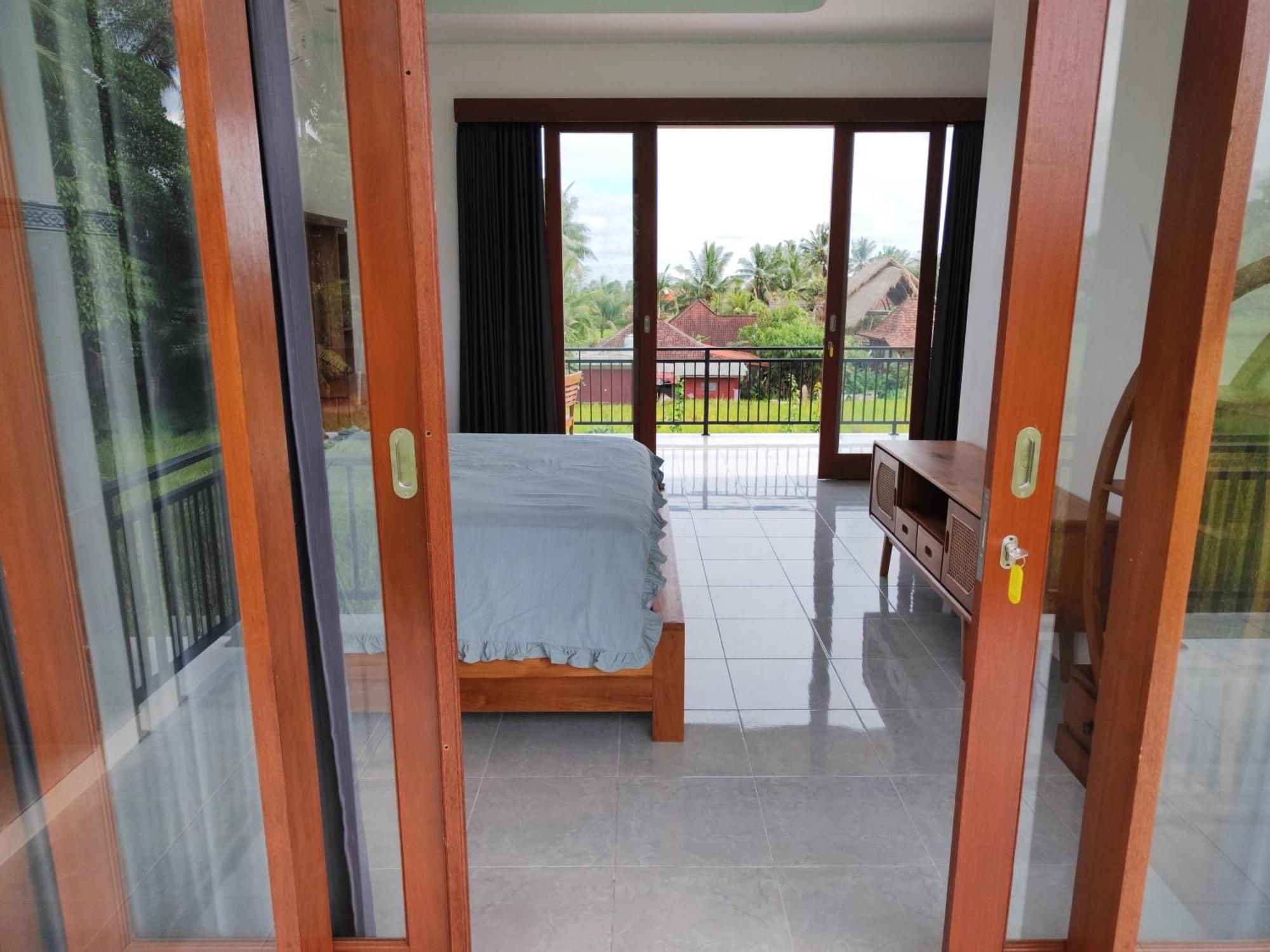 Nyoman Guest house *