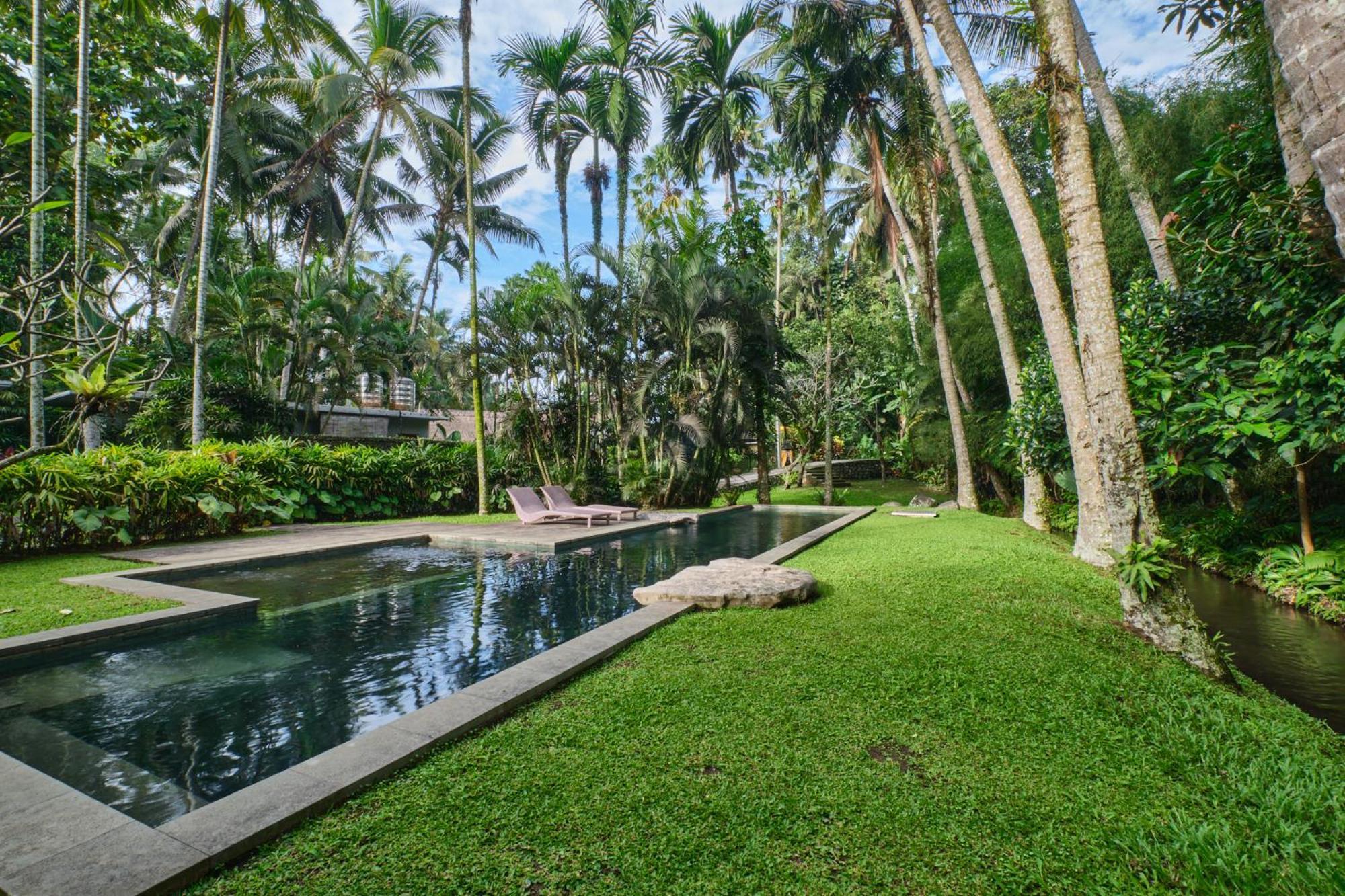 Balinese Antiques Single Level 3br In Ubud (Bali)