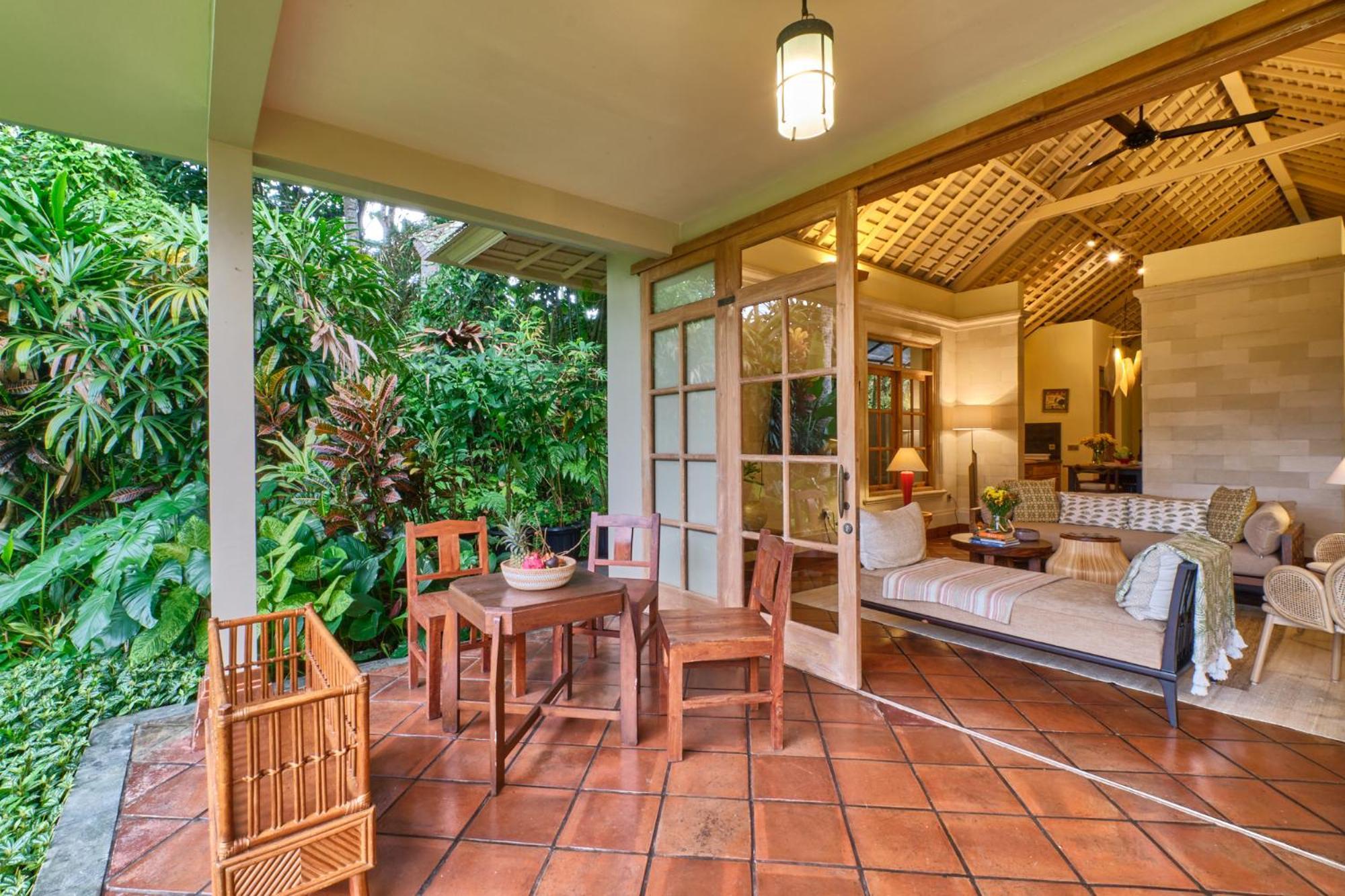 Balinese Antiques Single Level 3br In Villa *