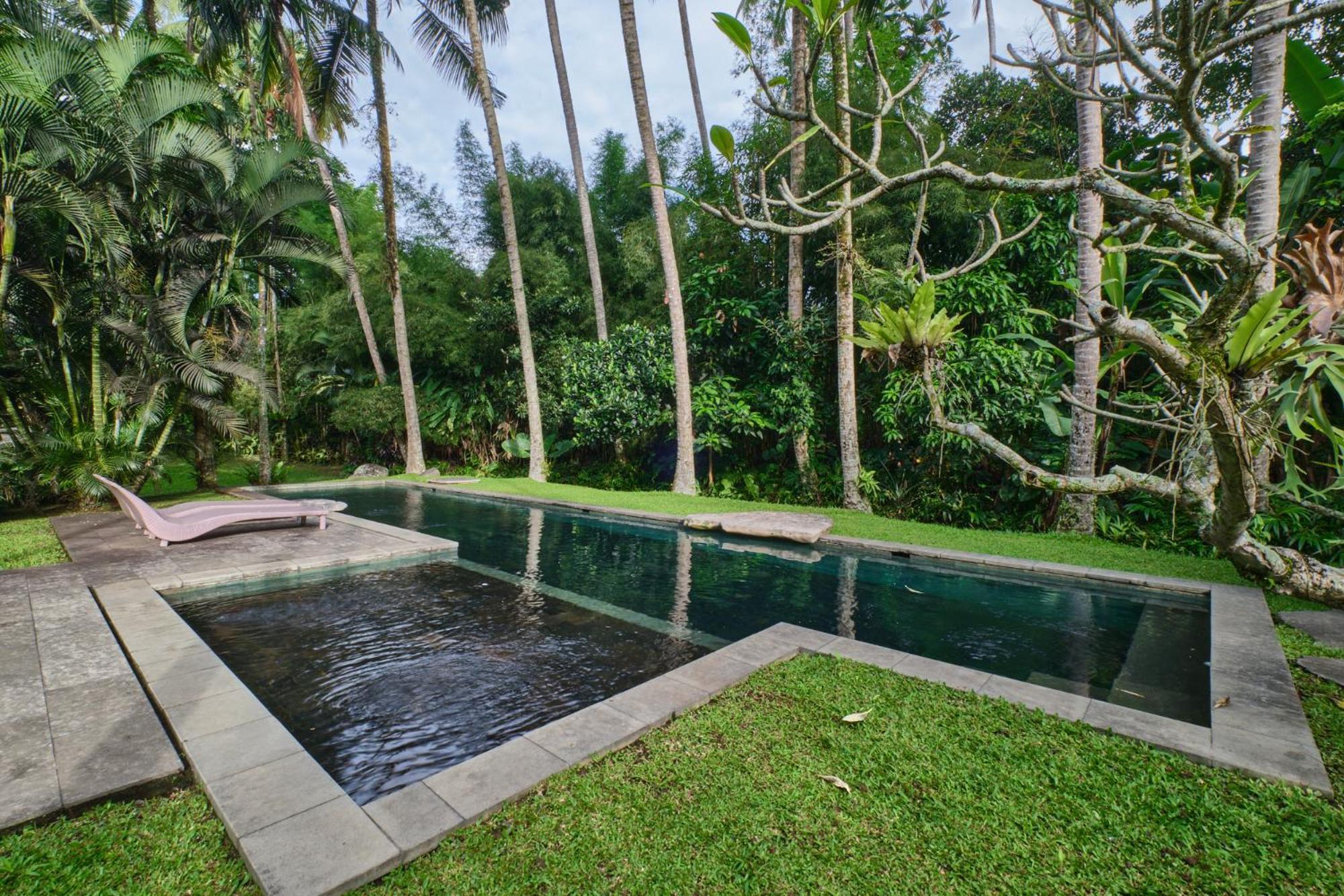 Balinese Antiques Single Level 3br In Villa Ubud (Bali)