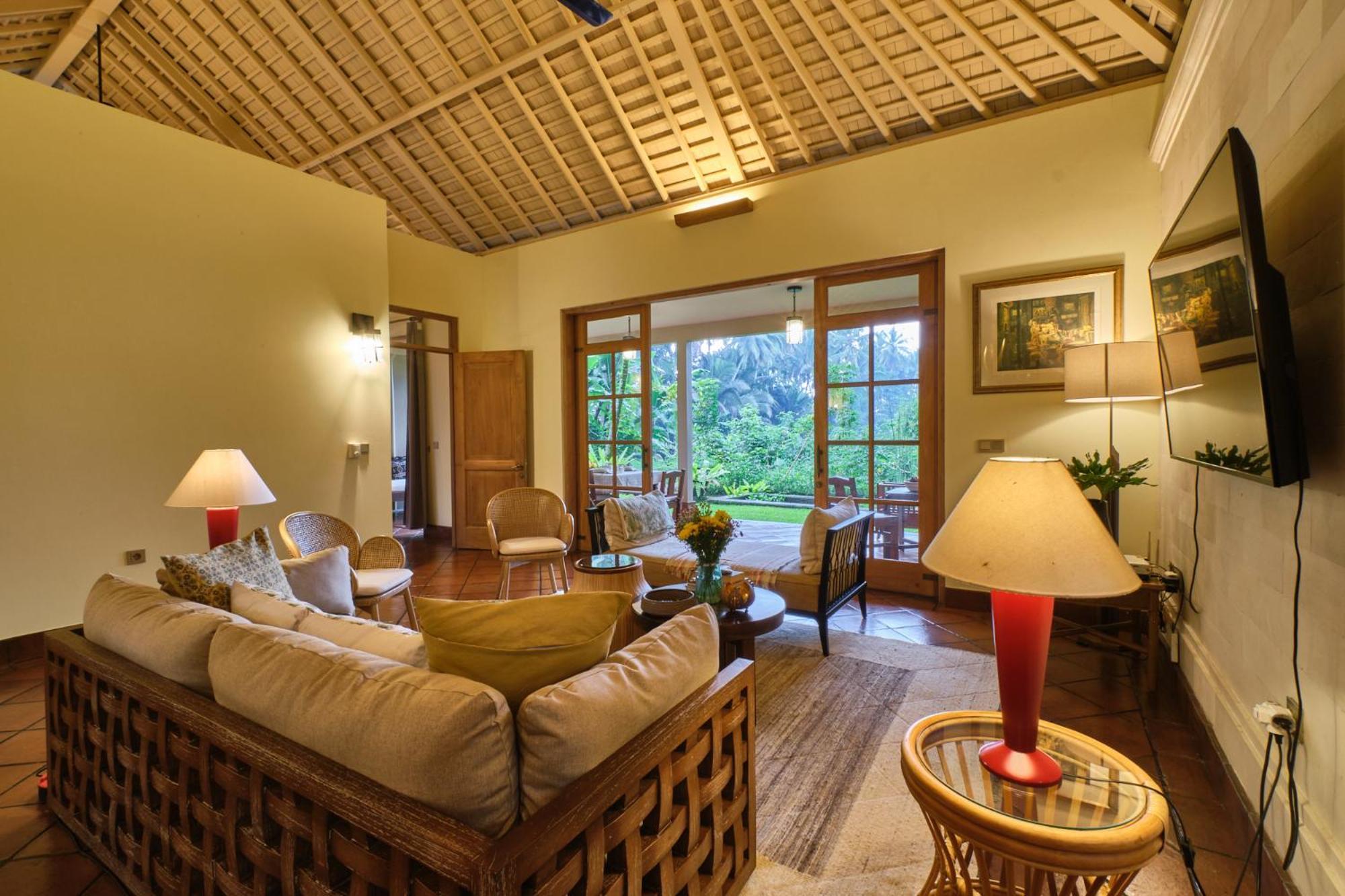 Villa Balinese Antiques Single Level 3br In