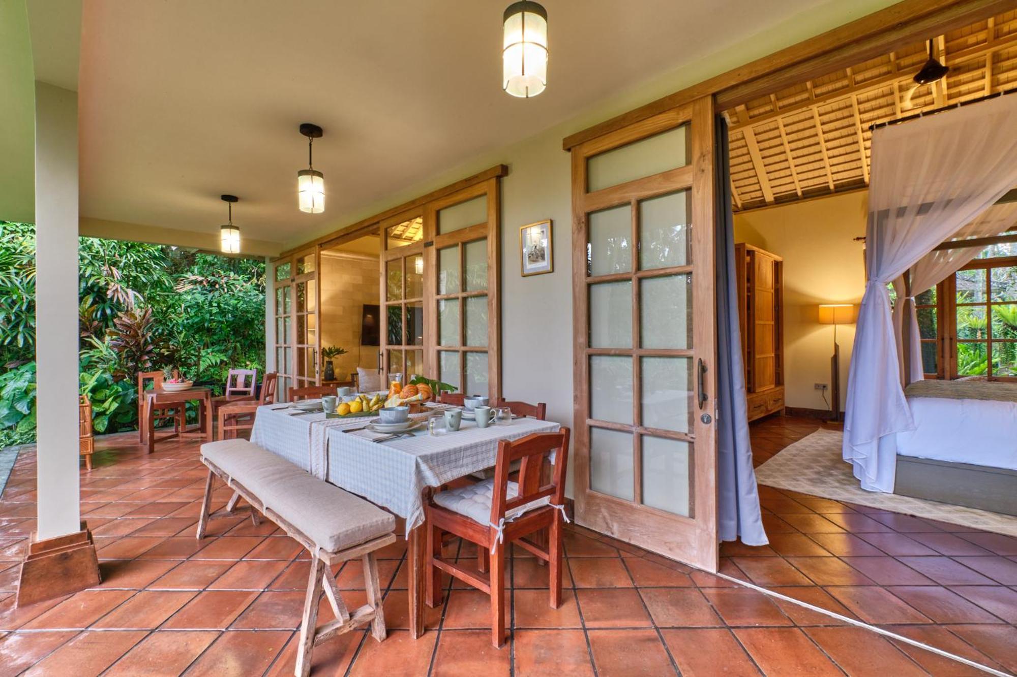 Villa Balinese Antiques Single Level 3br In *