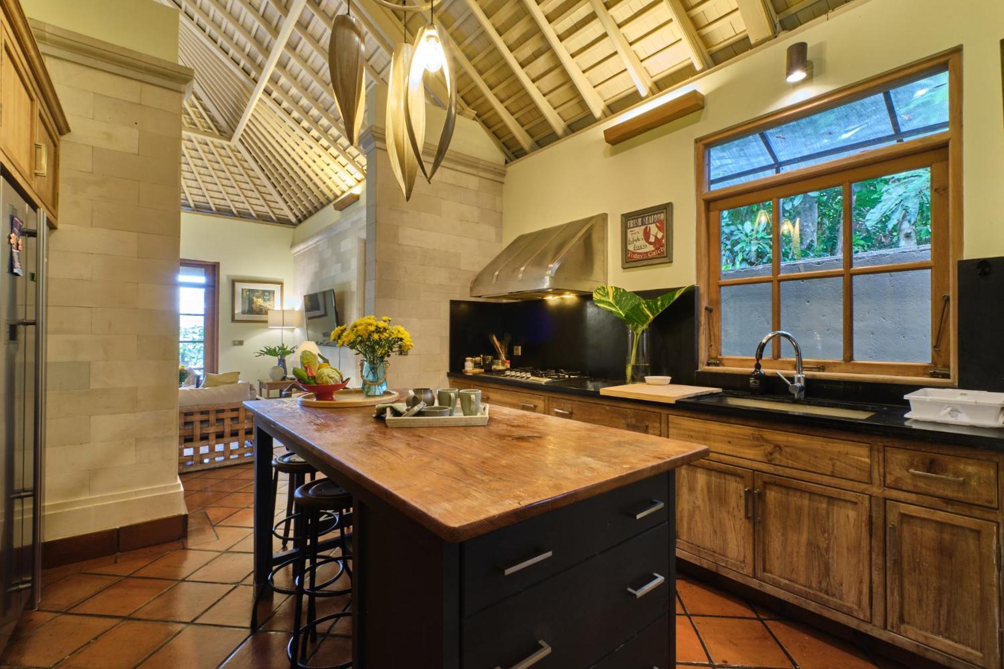 Balinese Antiques Single Level 3br In * Ubud (Bali)