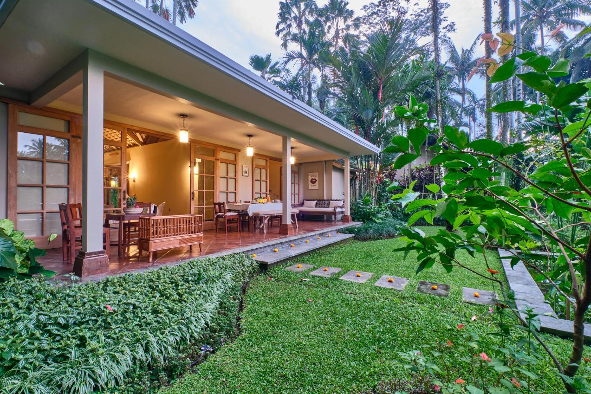 Villa Balinese Antiques Single Level 3br In