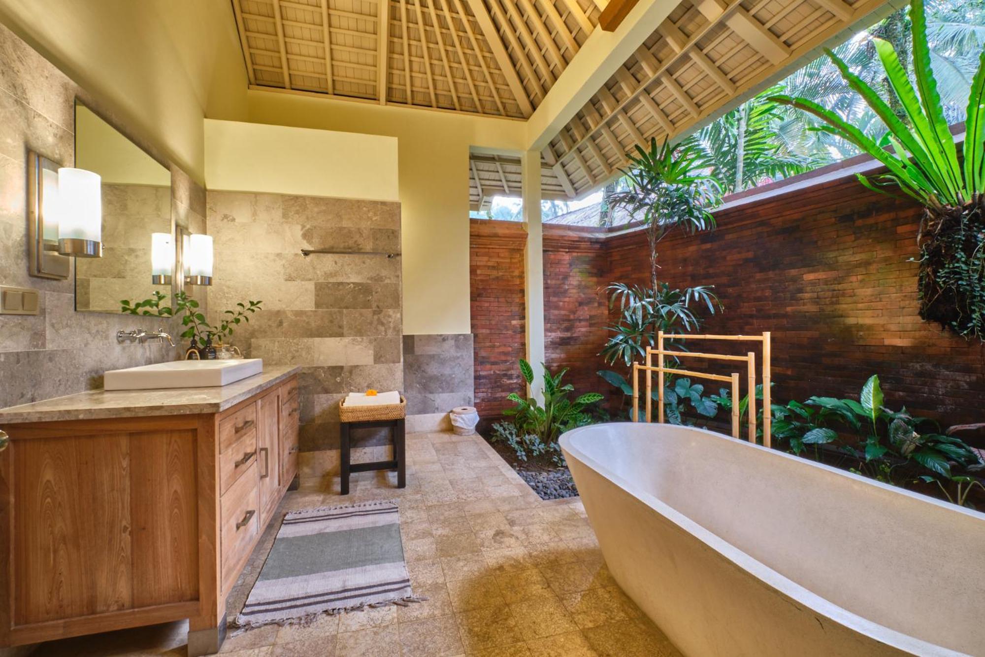 Balinese Antiques Single Level 3br In * Ubud (Bali)