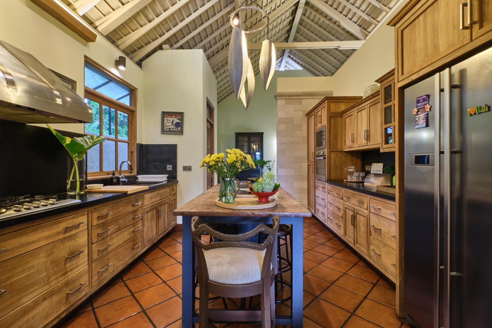 Villa Balinese Antiques Single Level 3br In Ubud (Bali)