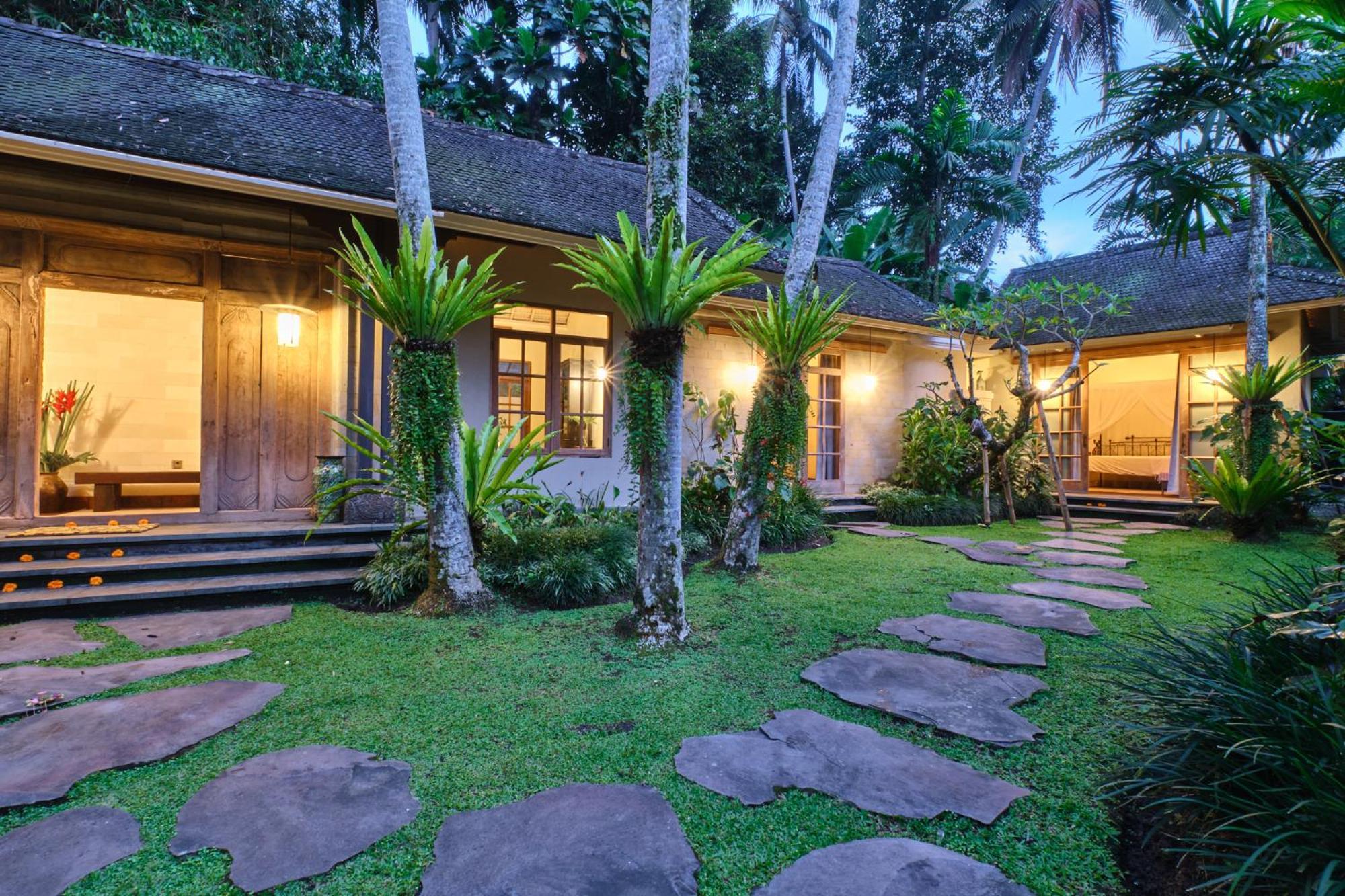 Villa Balinese Antiques Single Level 3br In