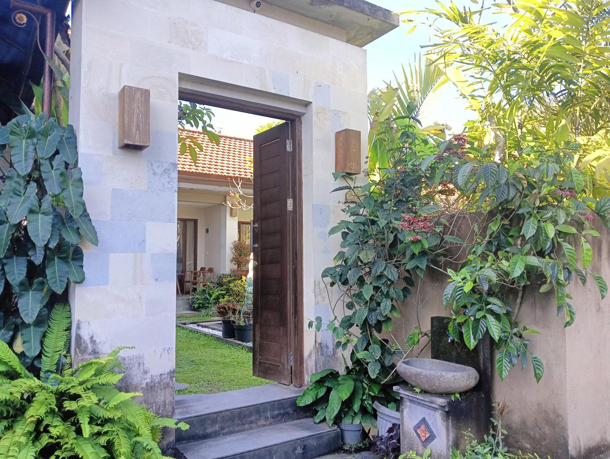 Guest house Kama Ayu