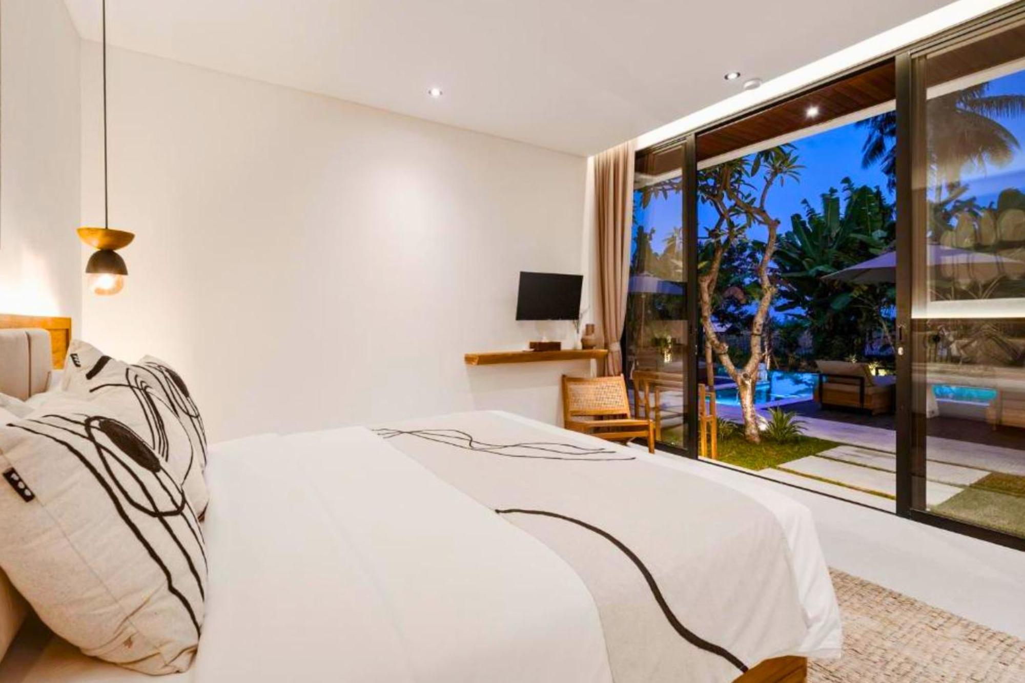Villa Madaharsa 4 Bedroom Private Pool Zn203