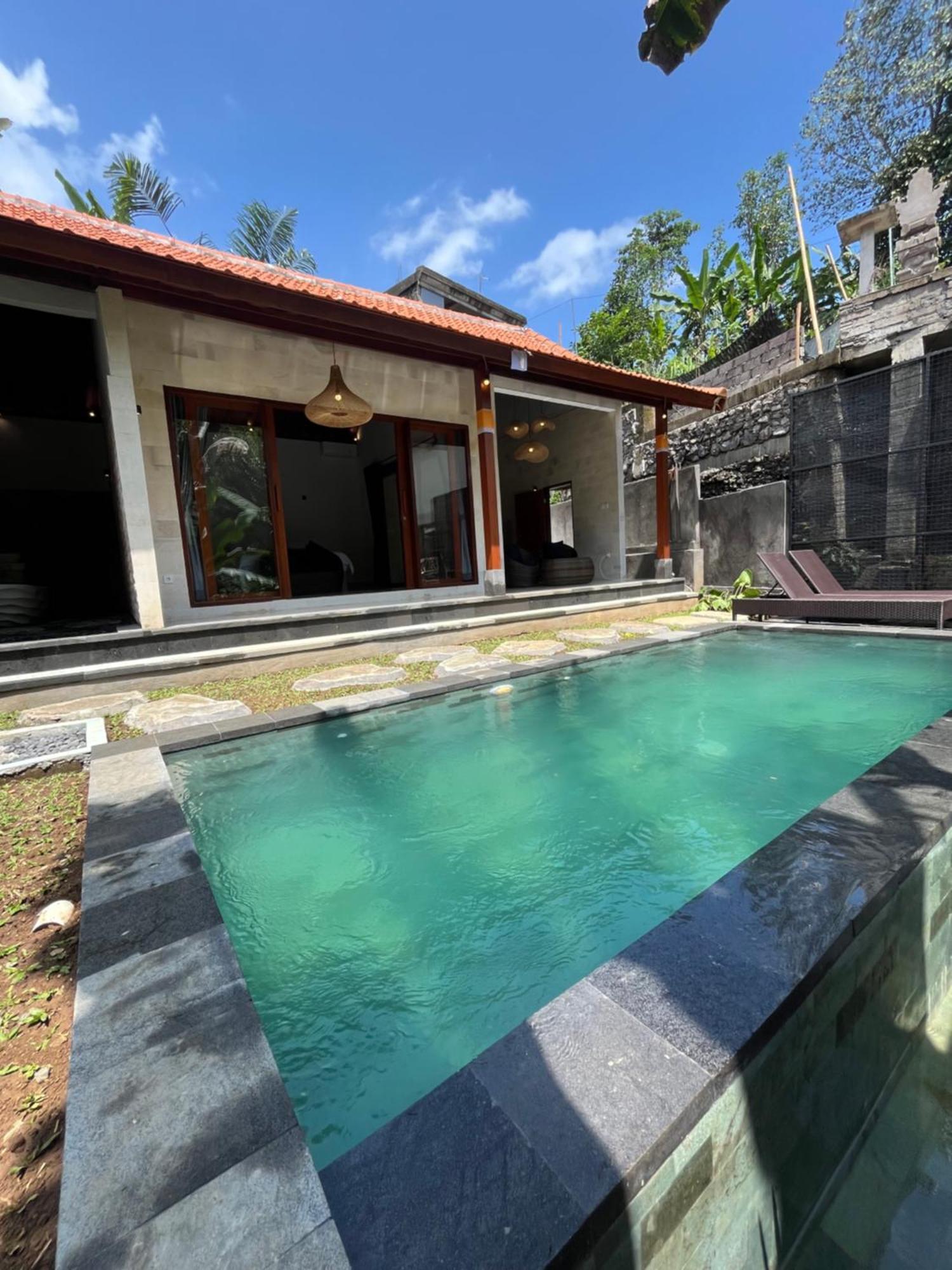 Pis Bolong House Holiday home