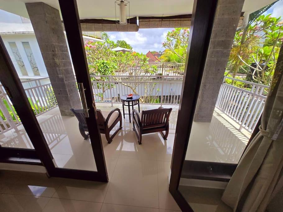 Villa Paradise Awaits *