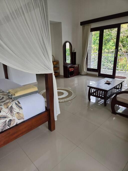 Villa Paradise Awaits *